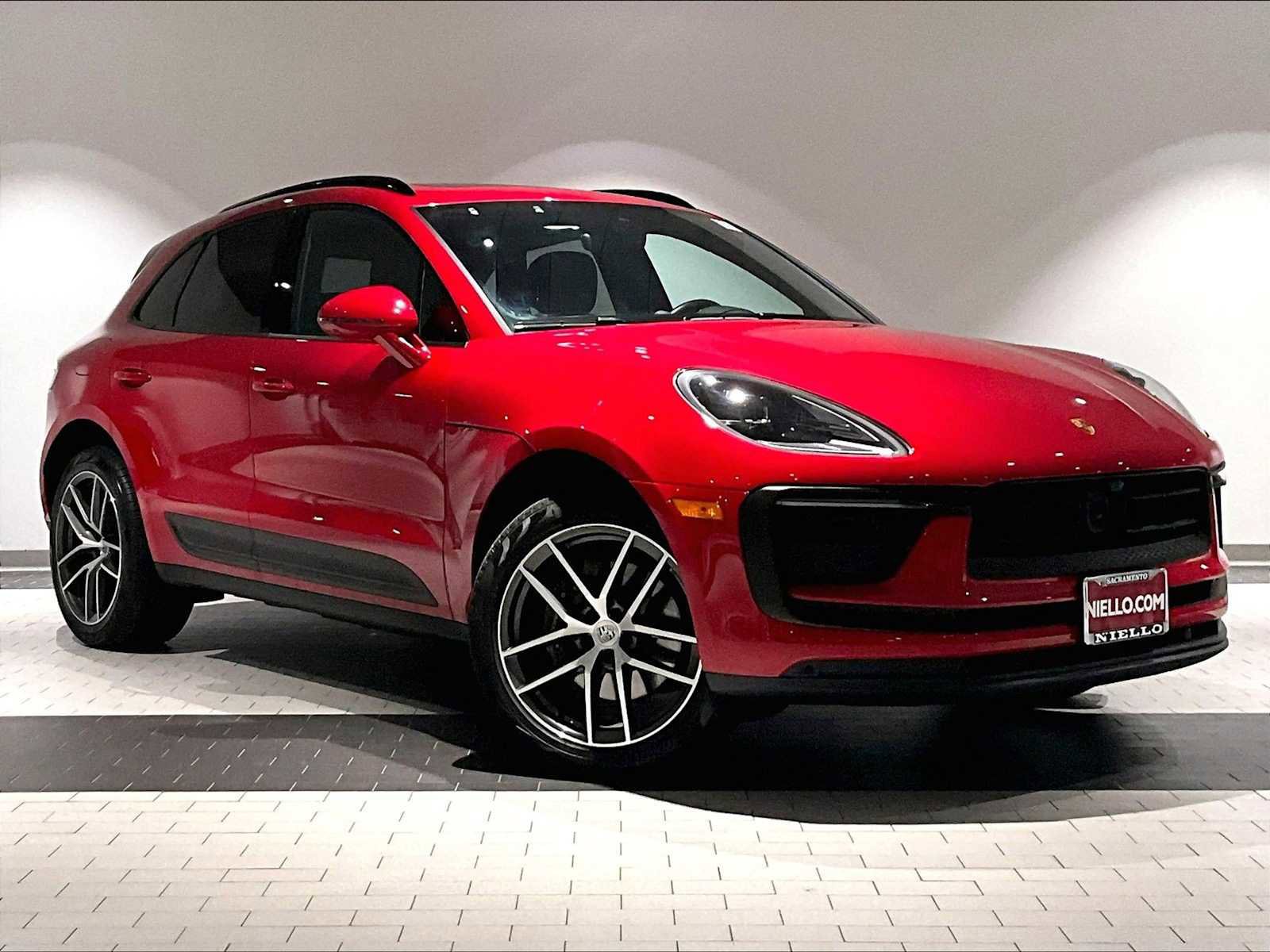 Used 2024 Porsche Macan image 12