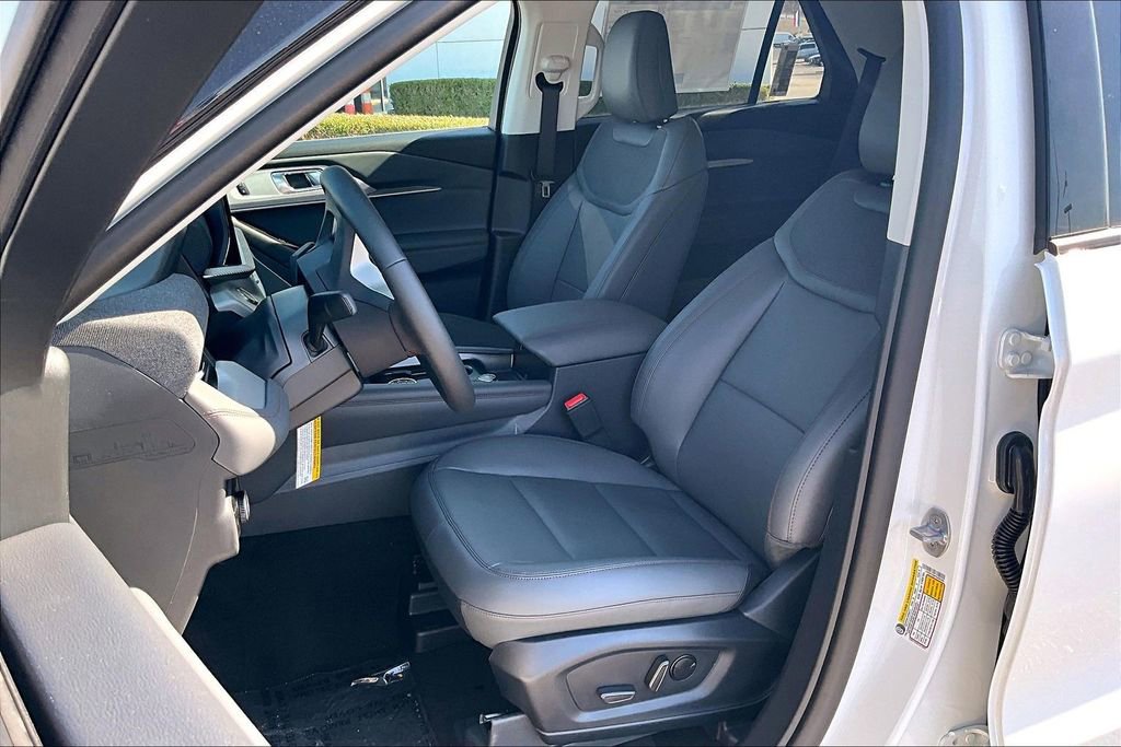 New 2026 Ford Explorer Active w/ Active Comfort Package image 9