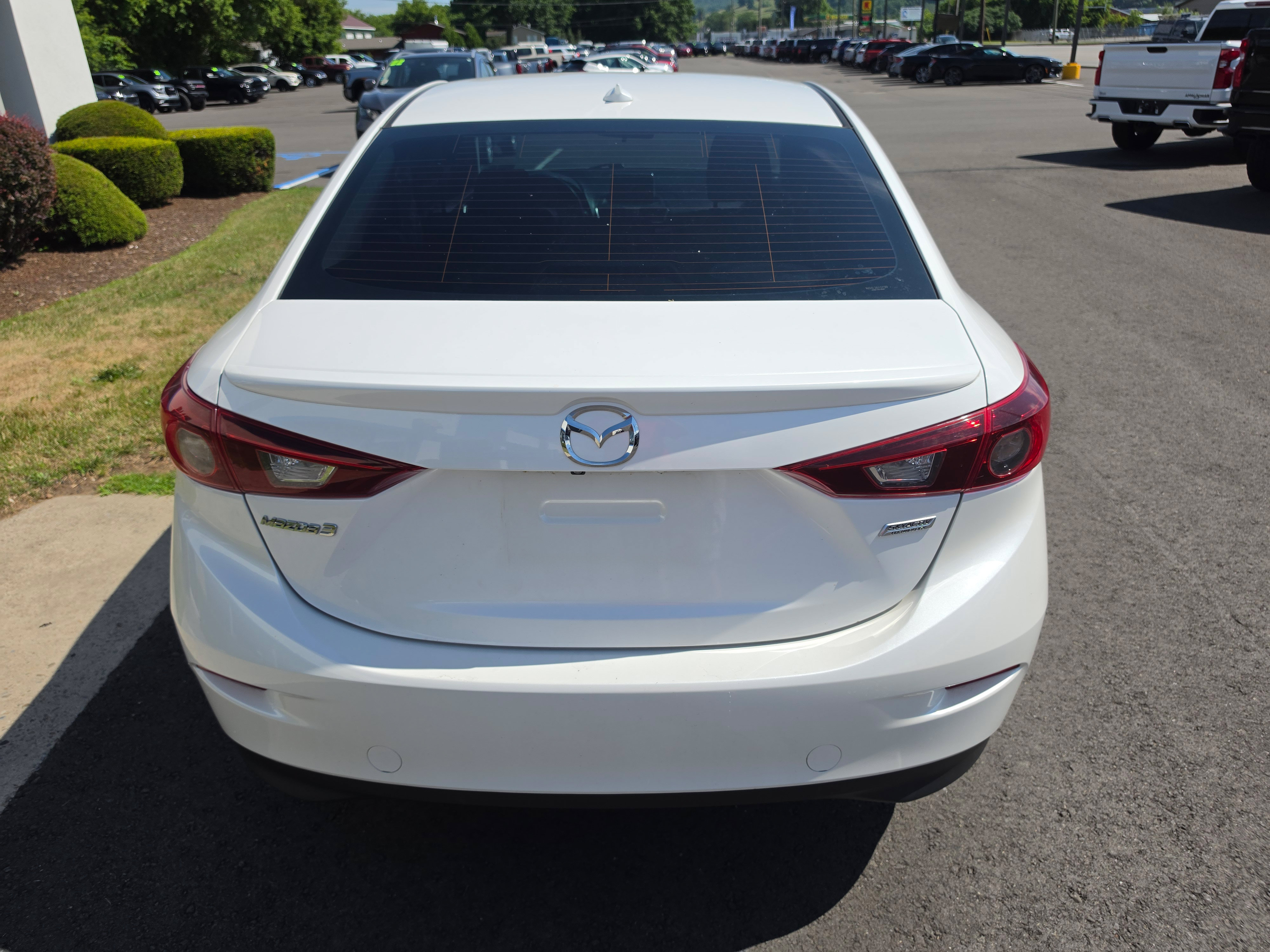 Used 2015 MAZDA MAZDA3 i Touring w/ Technology Package FWD video 4