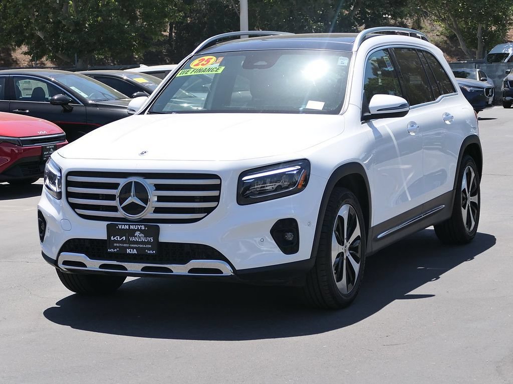 Used 2025 Mercedes-Benz GLB 250 4MATIC image 7