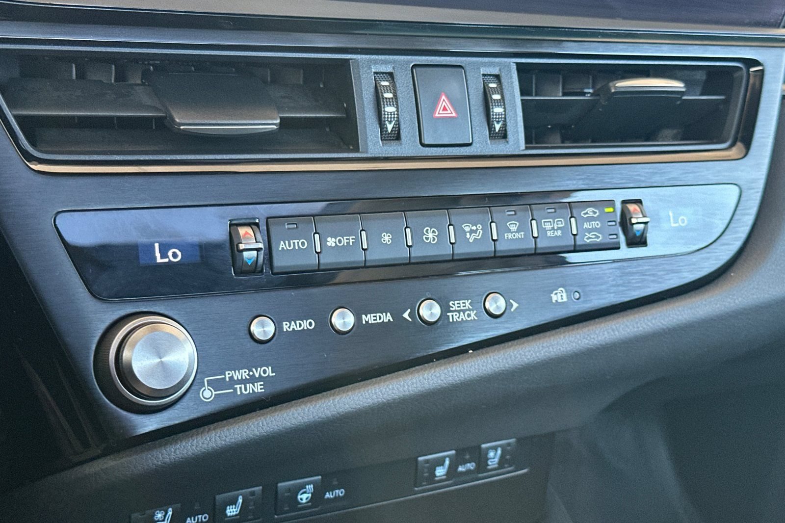 Certified 2024 Lexus ES 350 w/ Premium Package FWD image 16