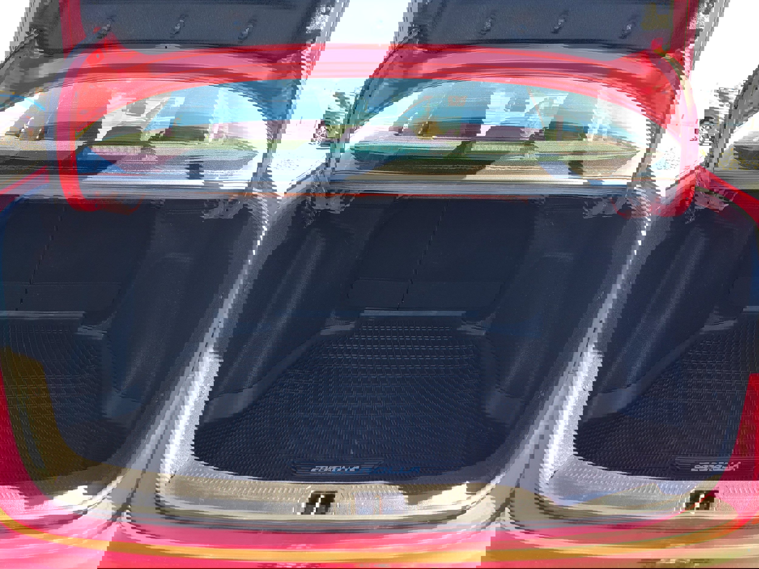 Used 2020 Toyota Corolla LE image 12