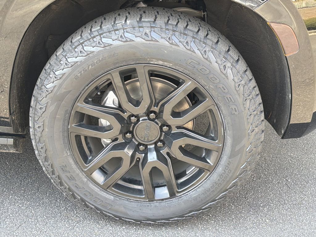 Used 2023 GMC Yukon AT4 w/ AT4 Premium Plus Package image 12