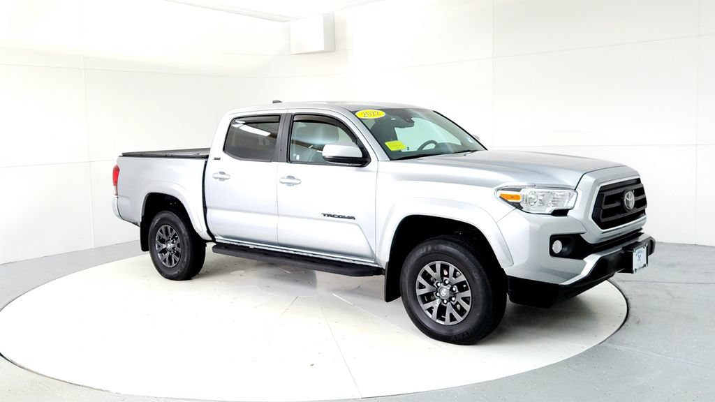Certified 2022 Toyota Tacoma SR5 AWD/4WD image 7