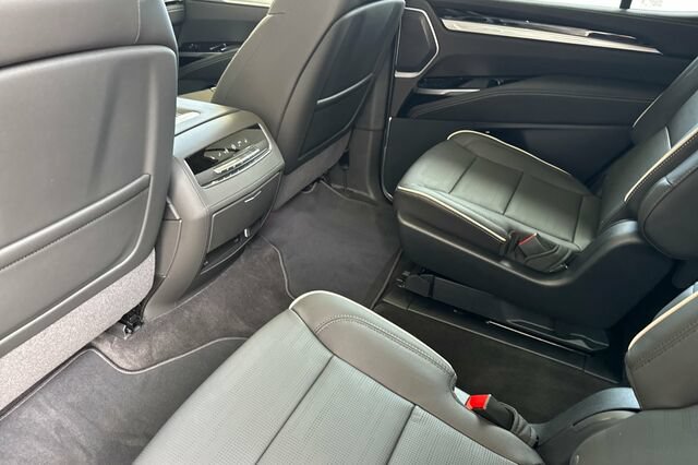 New 2026 Cadillac Escalade Sport w/ Touring Package AWD/4WD image 12