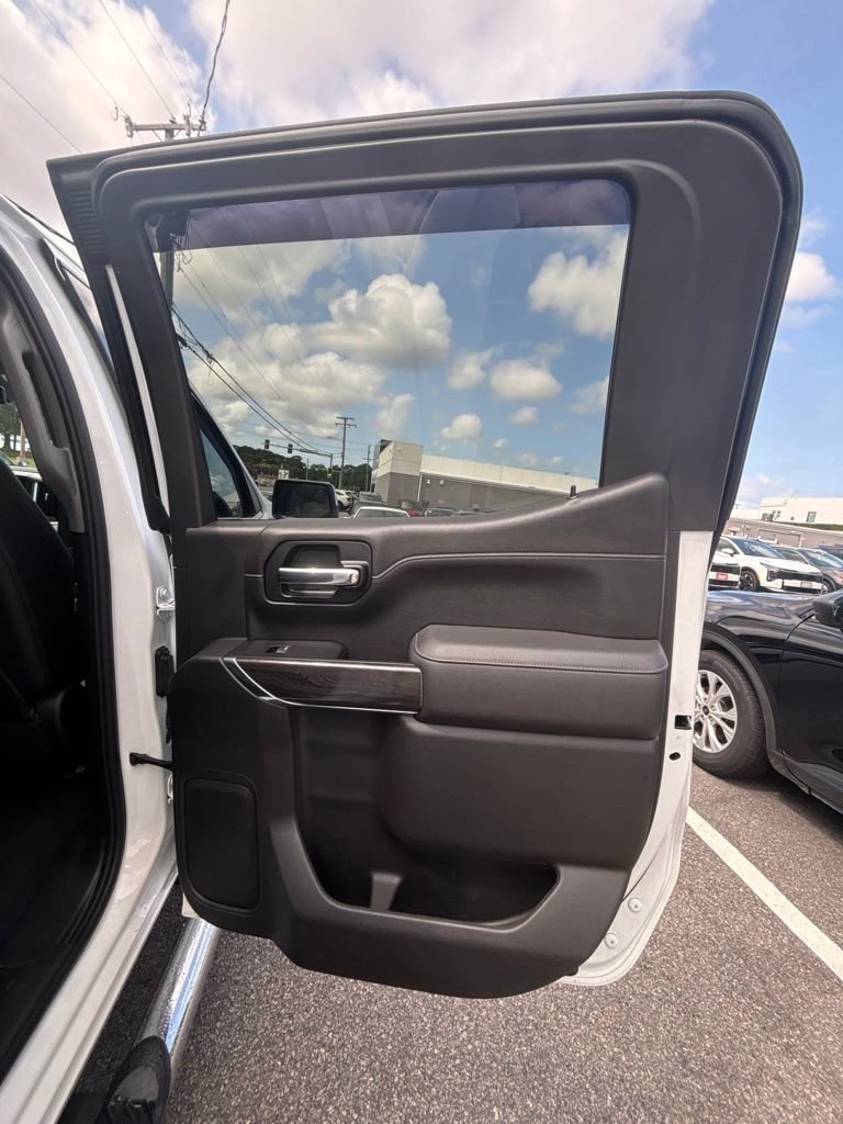 Used 2021 Chevrolet Silverado 1500 LTZ AWD/4WD image 18