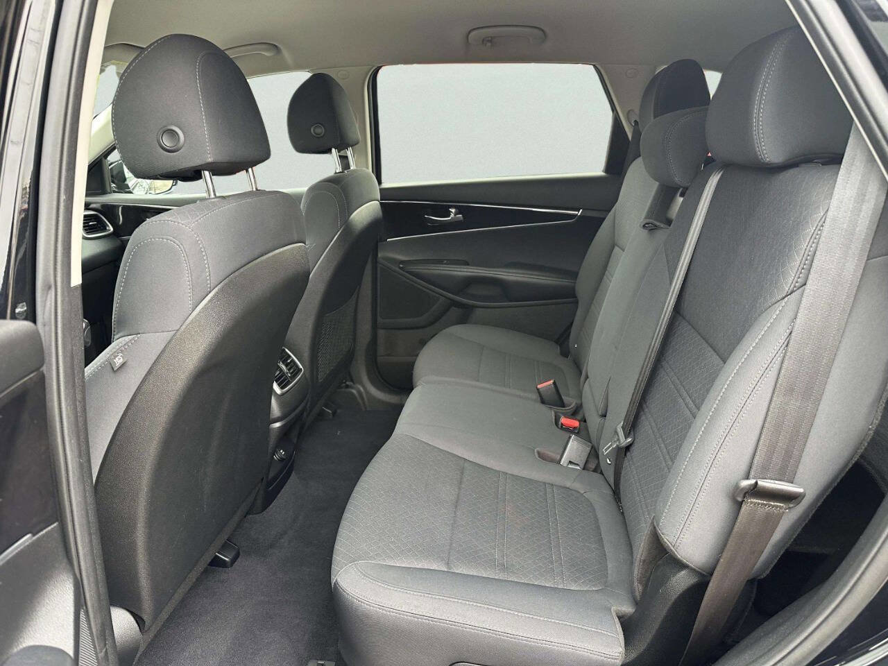 Used 2018 Kia Sorento L FWD image 11