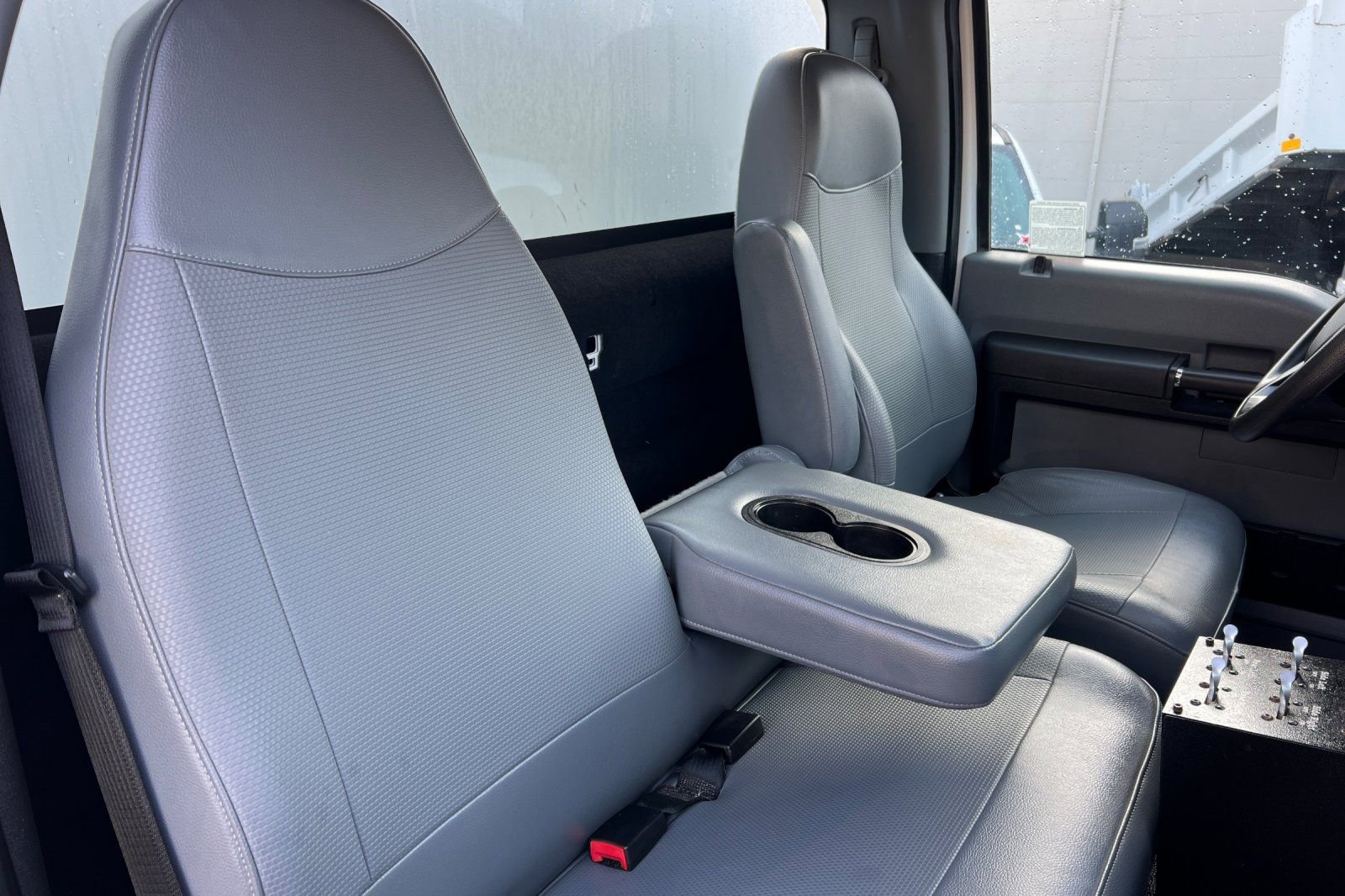 Used 2021 Ford F750 2WD Regular Cab Super Duty image 26