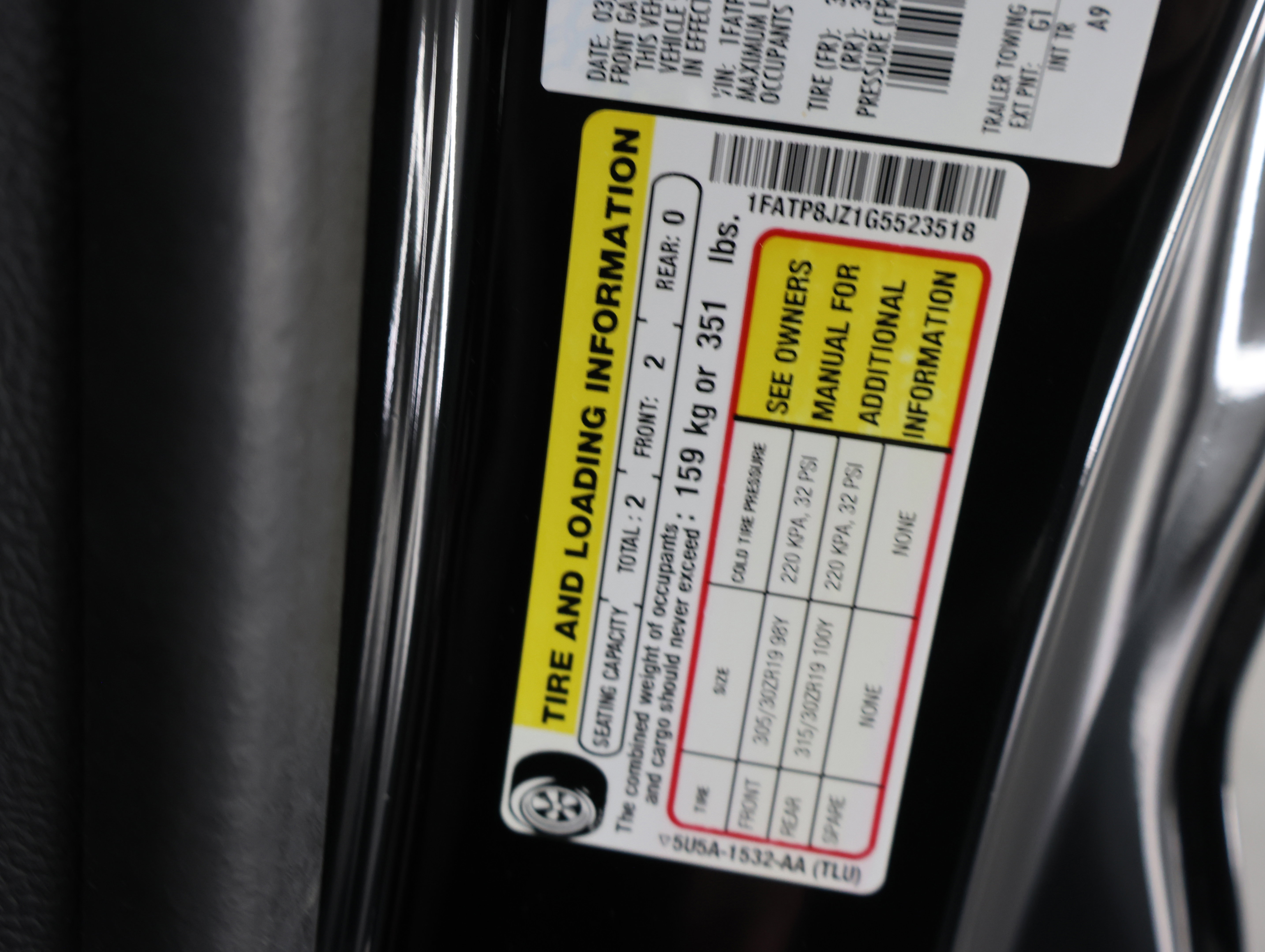 Used 2016 Ford Mustang Shelby GT350R w/ GT350R Equipment Group 920A RWD image 60