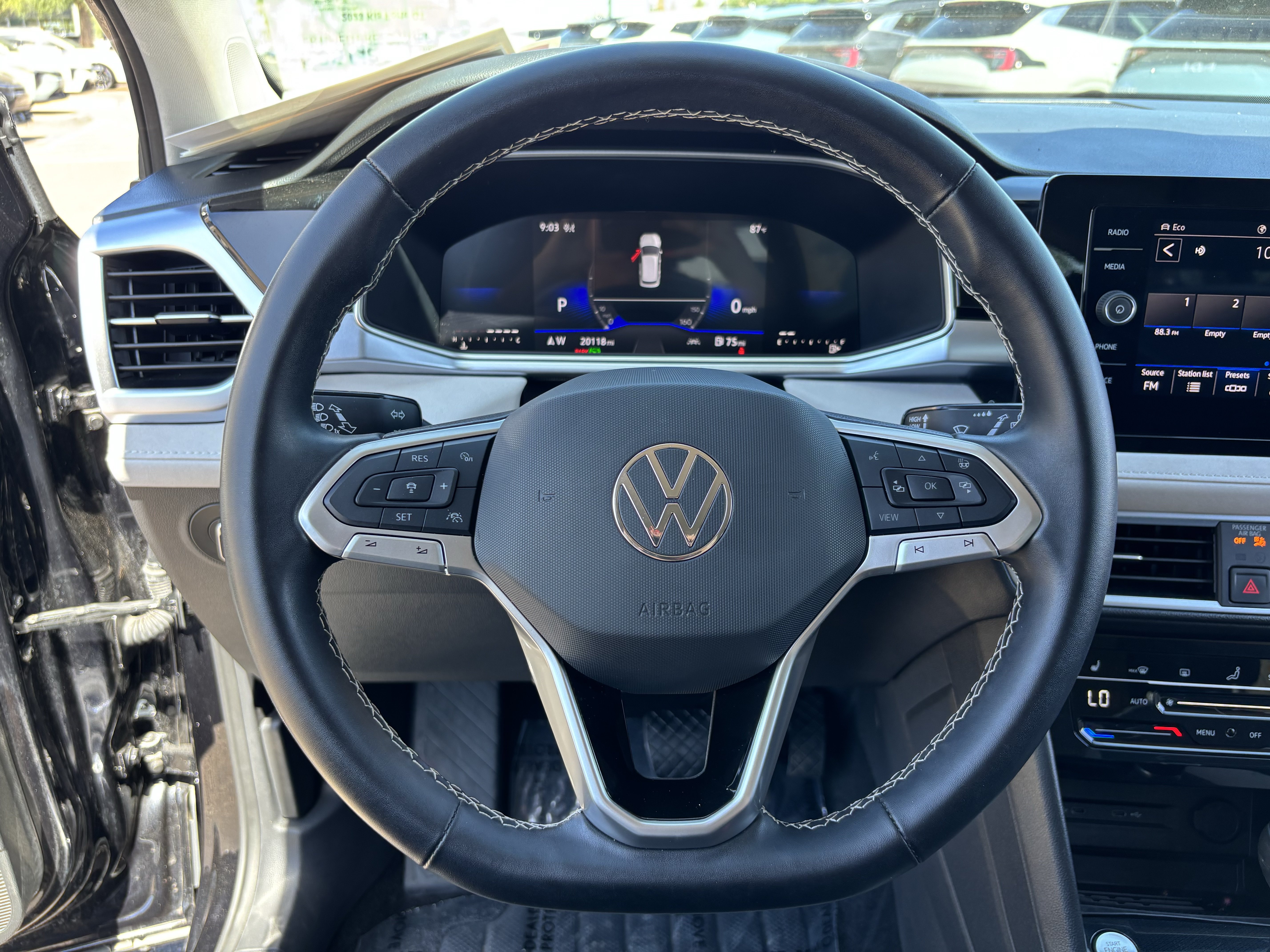 Used 2025 Volkswagen Taos SE AWD/4WD image 25