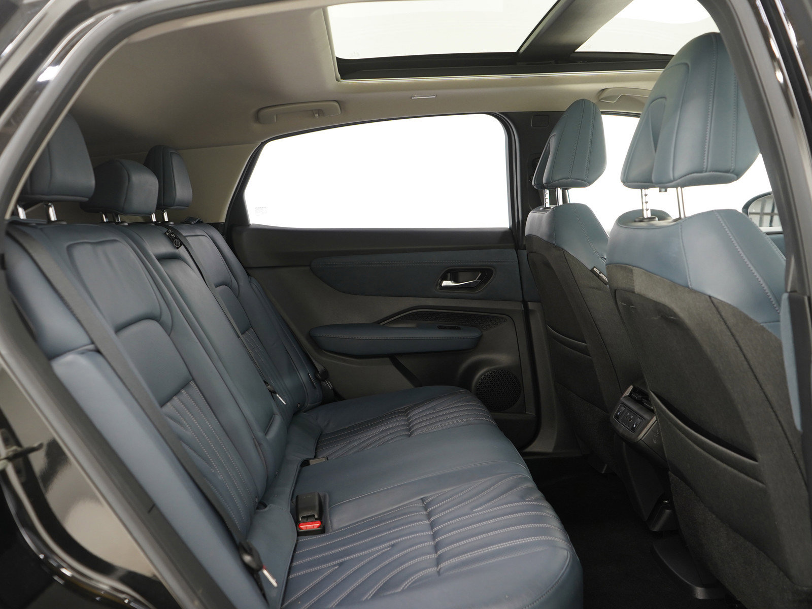 Used 2023 Nissan Ariya image 13