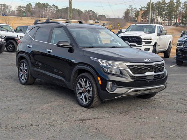 Used 2023 Kia Seltos SX w/ SX Sunroof Package image 2