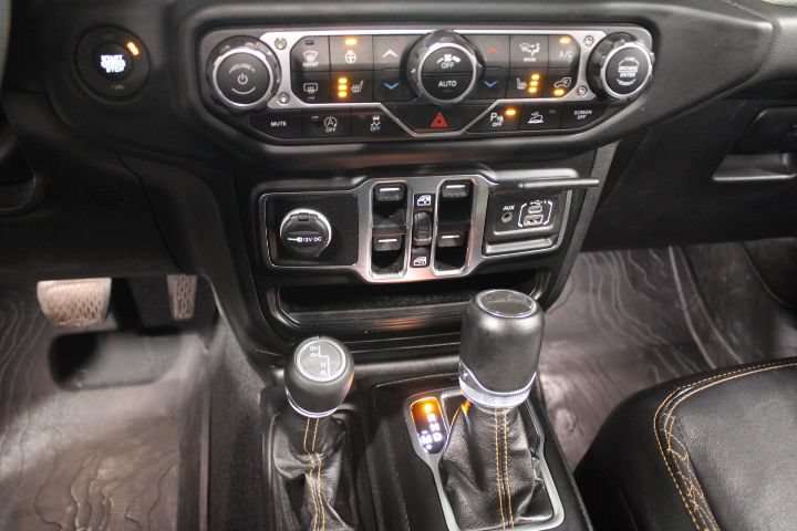 Used 2023 Jeep Gladiator Overland AWD/4WD image 32