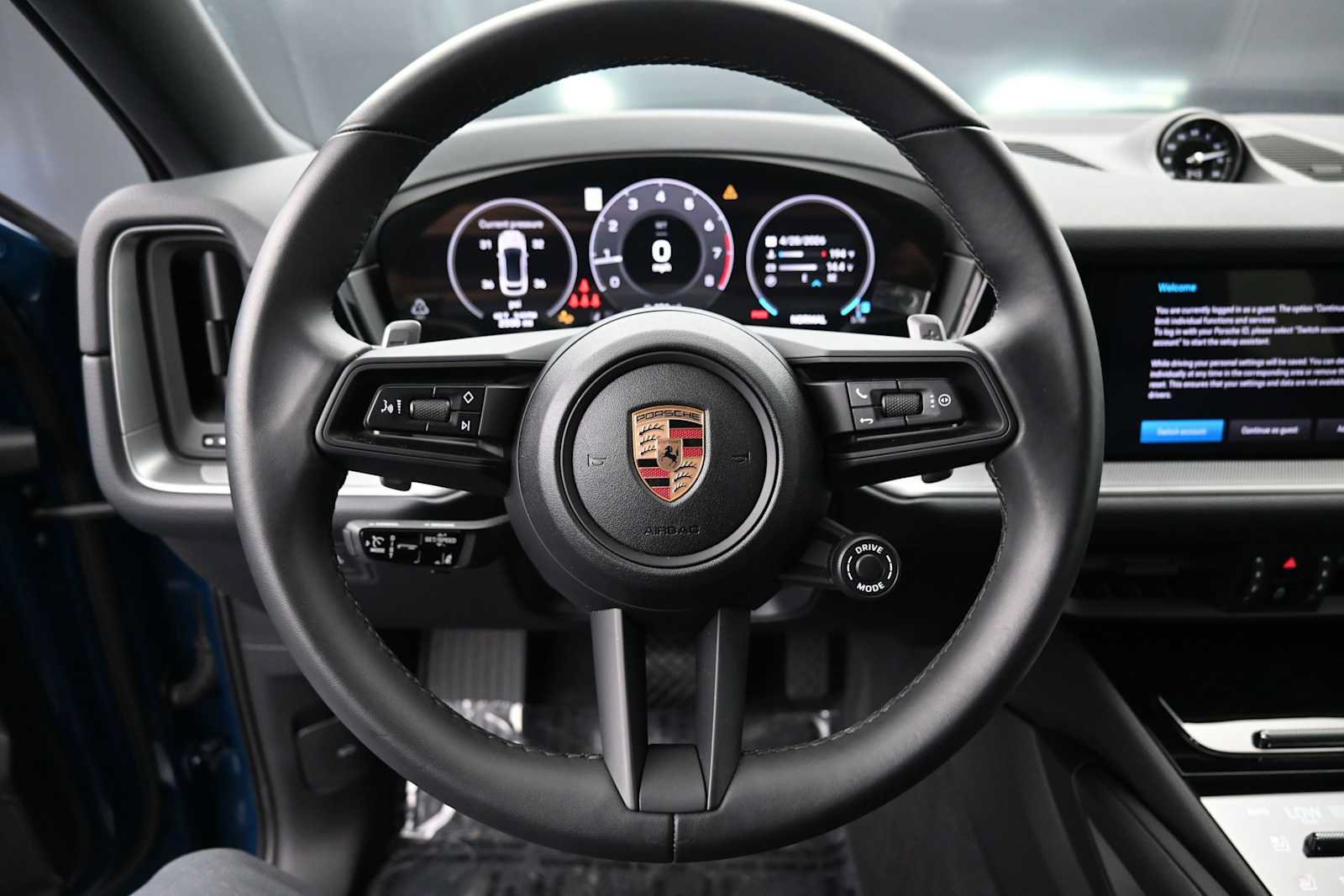 Certified 2025 Porsche Cayenne Coupe AWD/4WD image 9