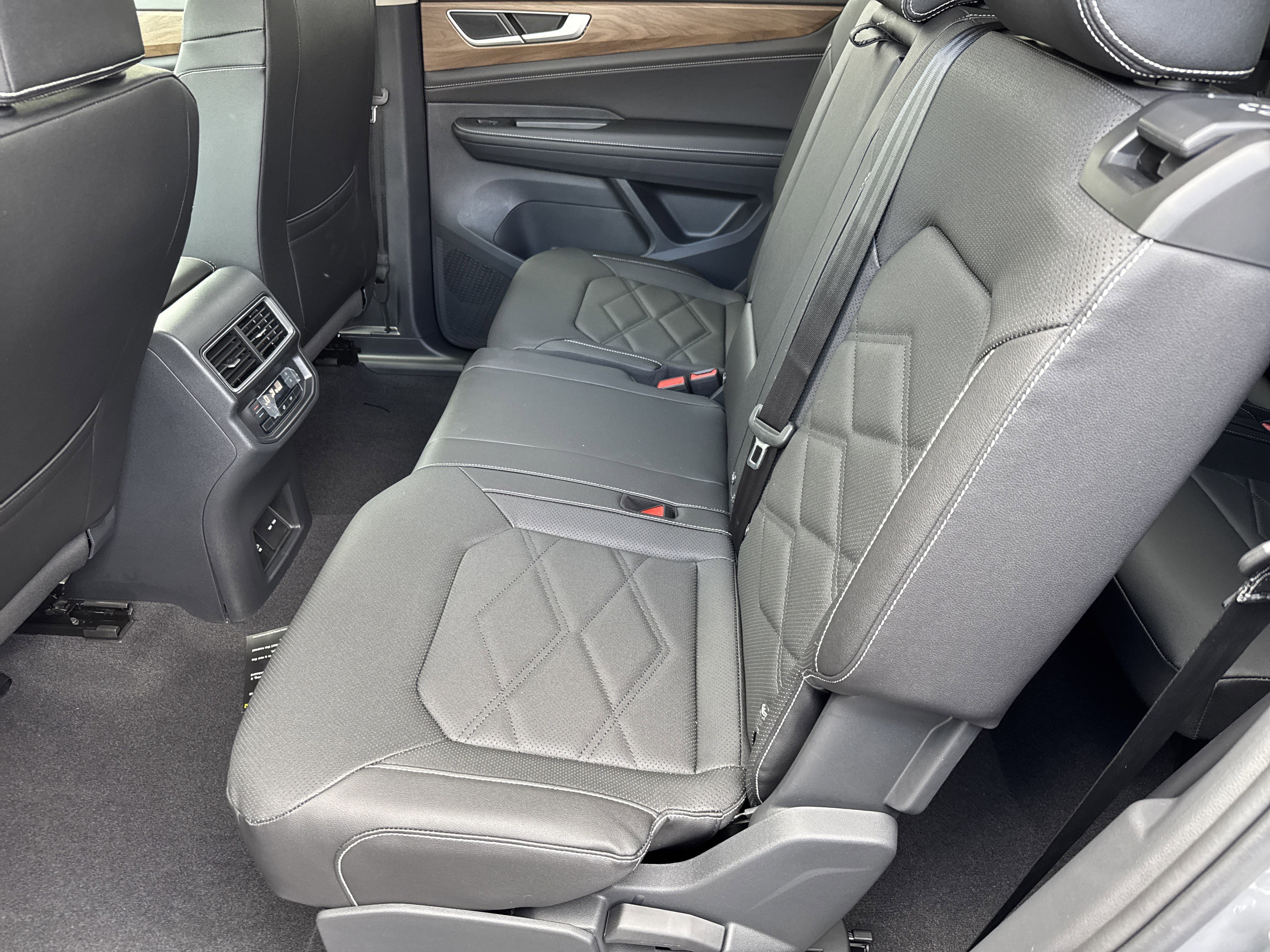 New 2026 Volkswagen Atlas SE image 6