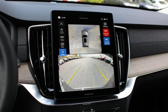 New 2026 Volvo XC90 B6 Plus w/ Protection Package Premier image 23