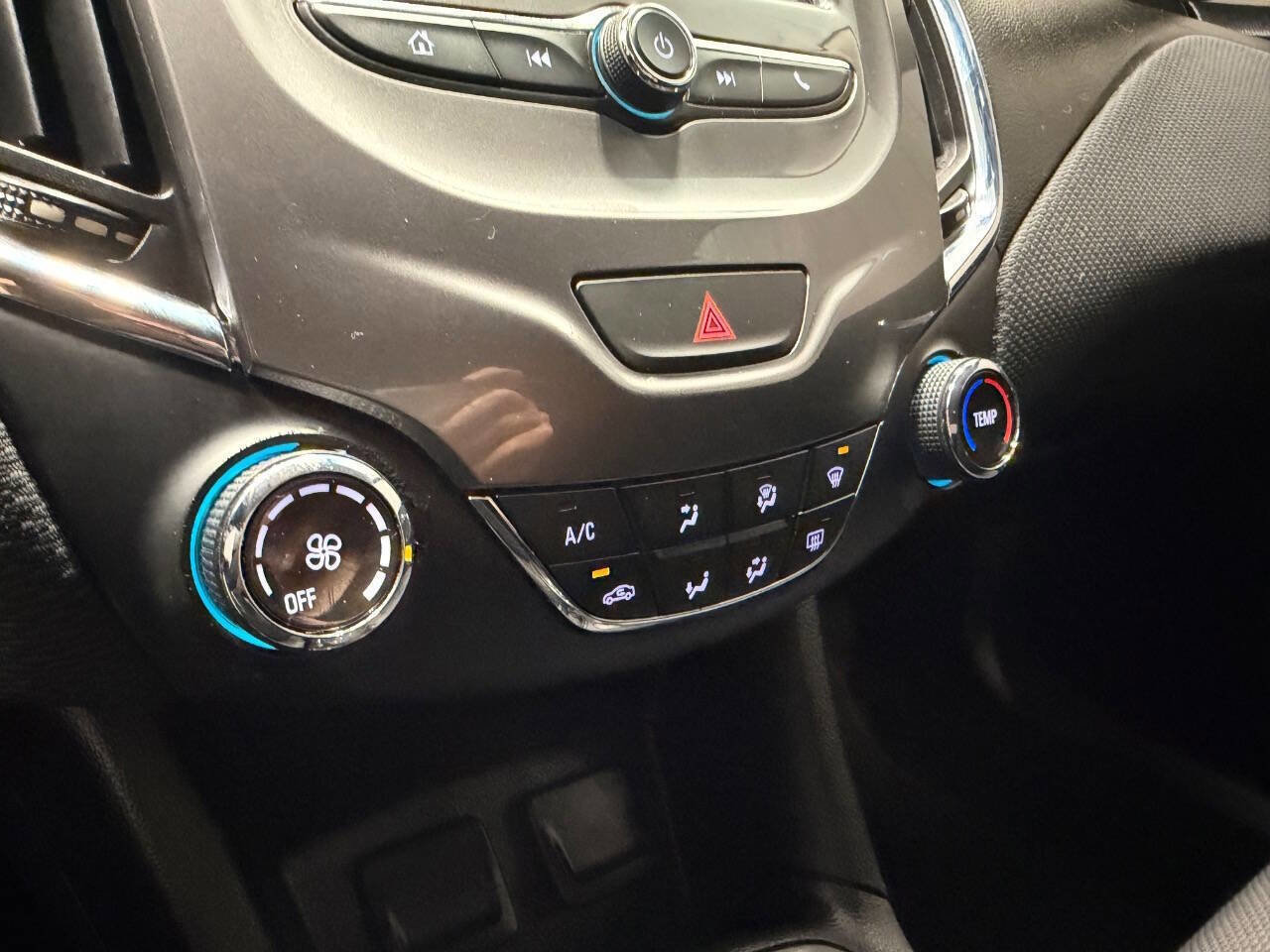 Used 2016 Chevrolet Cruze LT FWD image 27