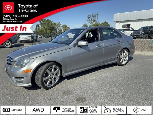 Used 2014 Mercedes-Benz C 300 4MATIC Sedan image 30