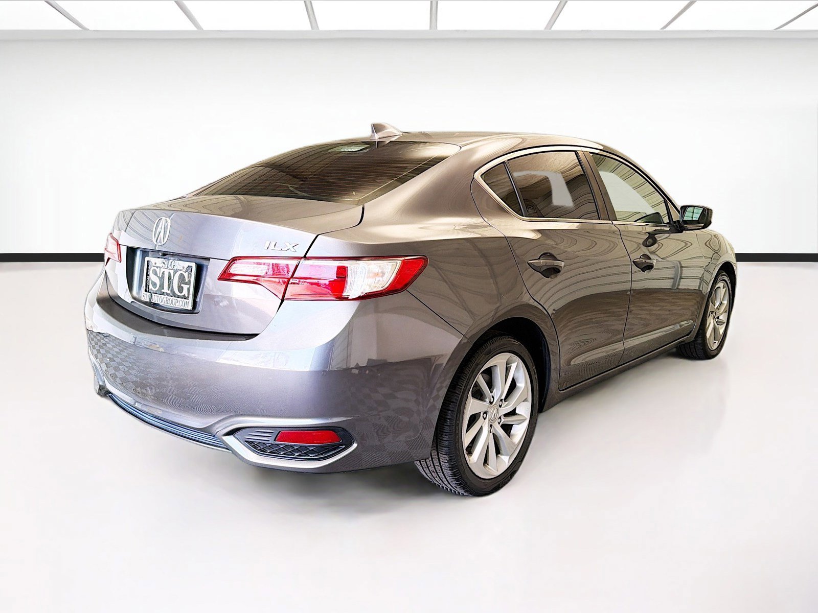 Used 2018 Acura ILX FWD image 4