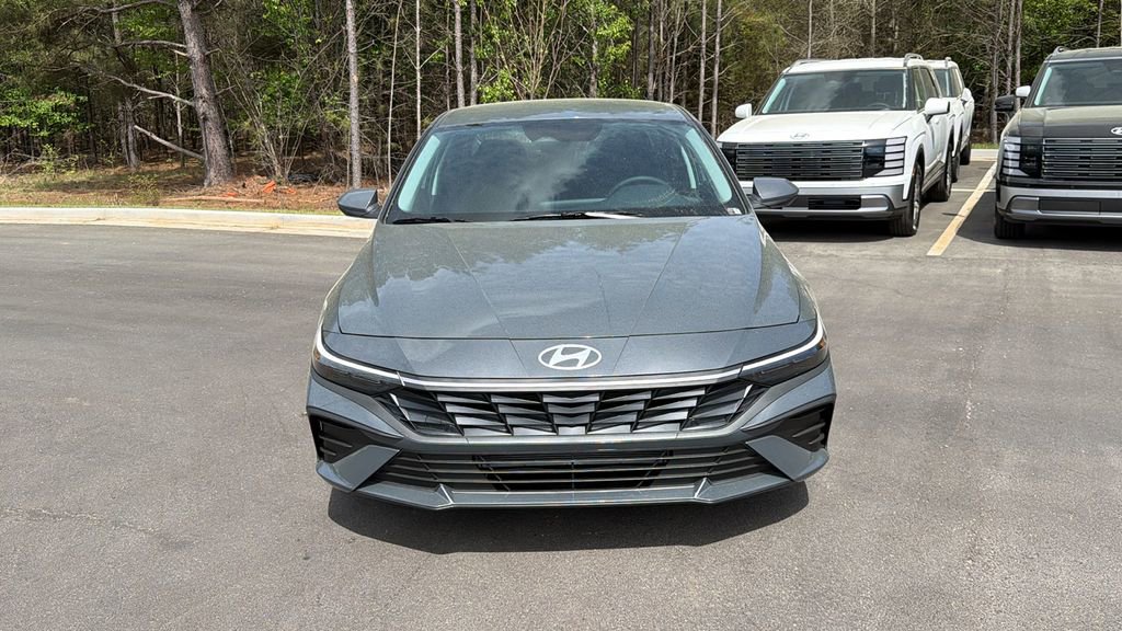 New 2026 Hyundai Elantra SE video 2