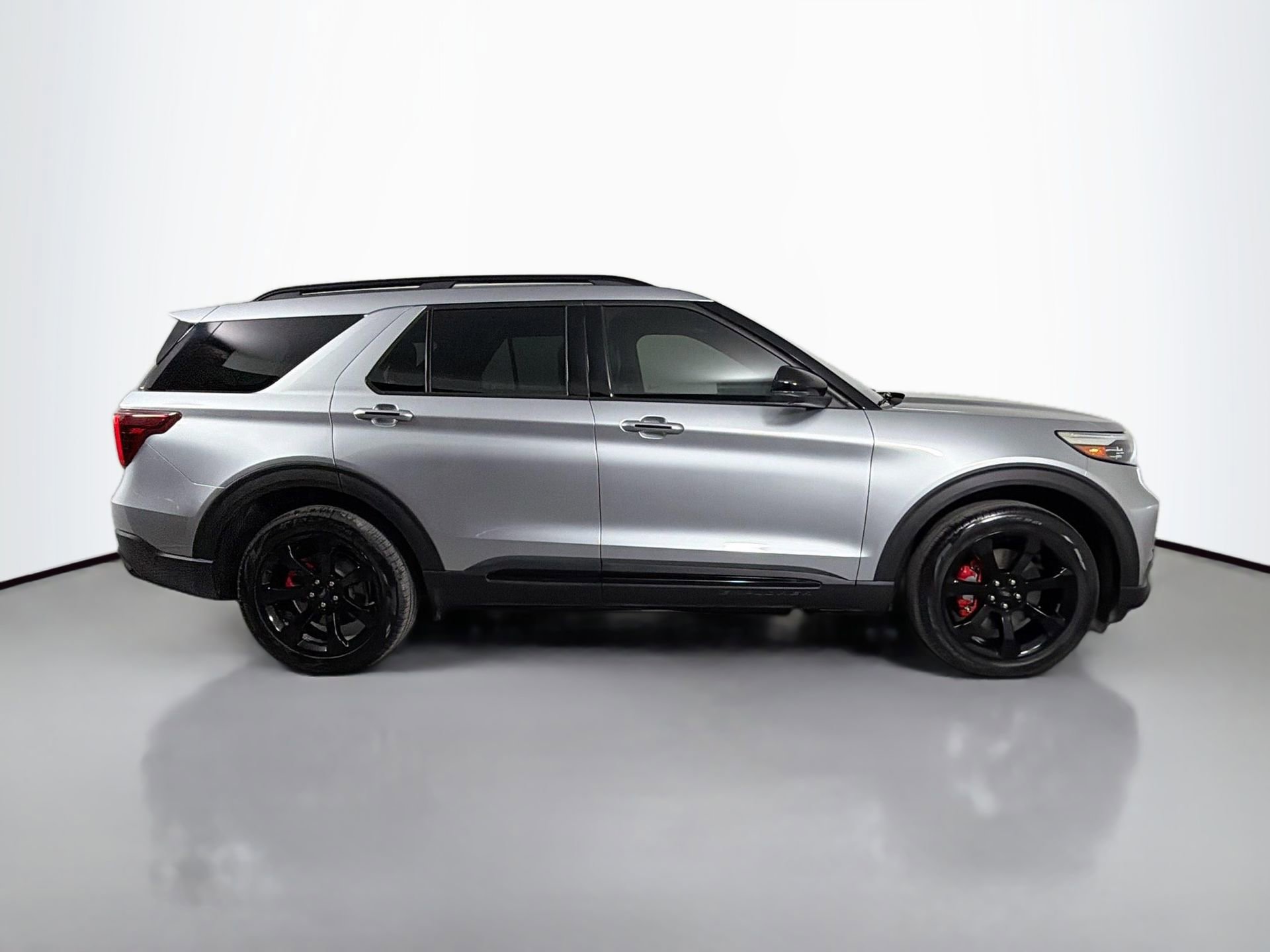 Used 2020 Ford Explorer ST w/ ST Street Pack image 5