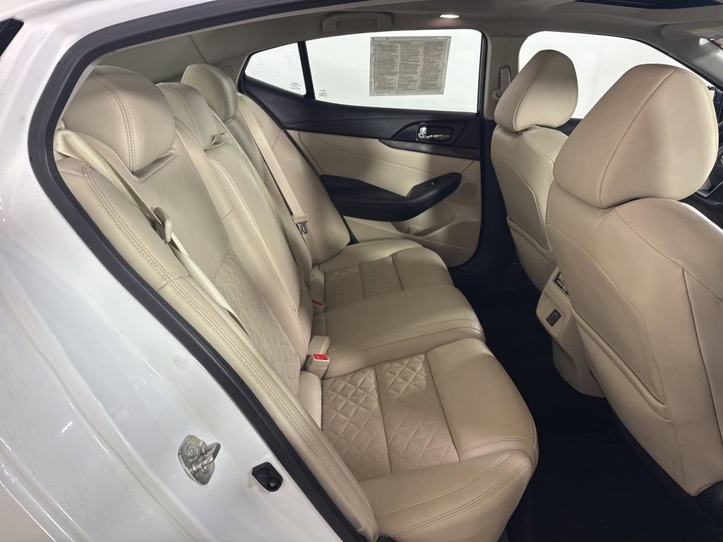 Used 2018 Nissan Maxima Platinum image 15