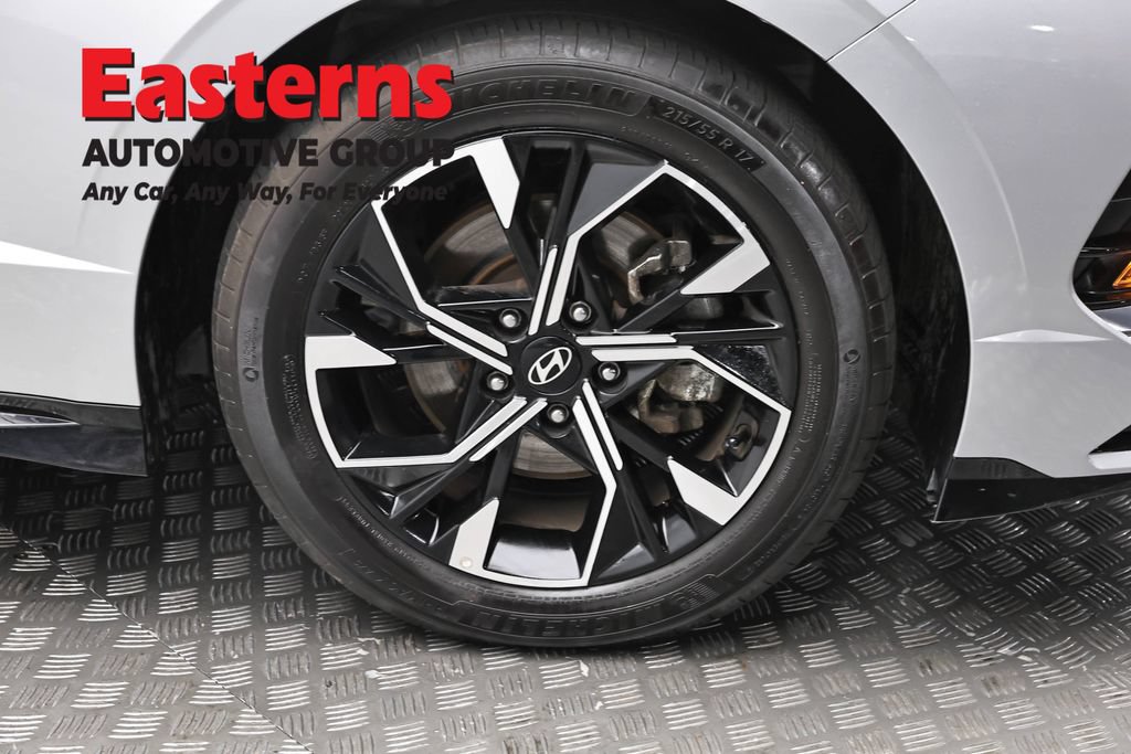 Used 2025 Hyundai Sonata SEL FWD image 31