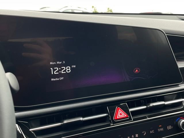 New 2025 Kia Niro EX Touring image 16