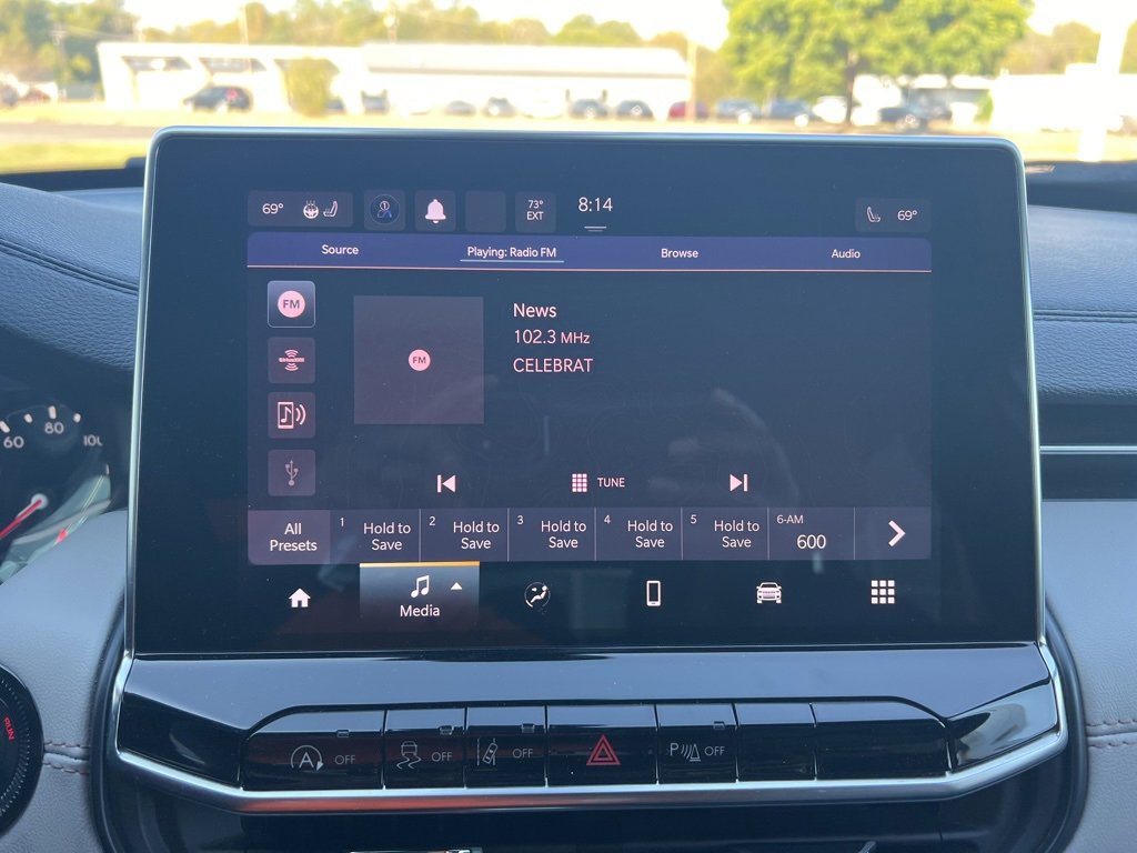 Used 2024 Jeep Compass Limited image 13