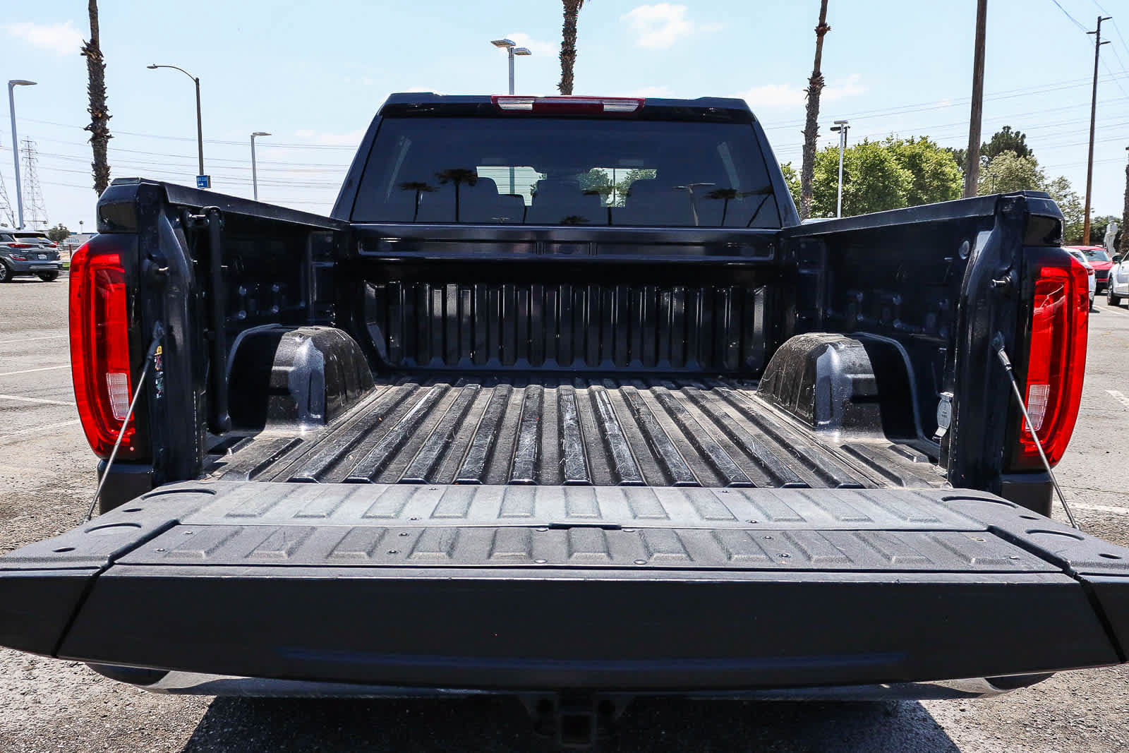 Used 2024 GMC Sierra 1500 SLT AWD/4WD image 17