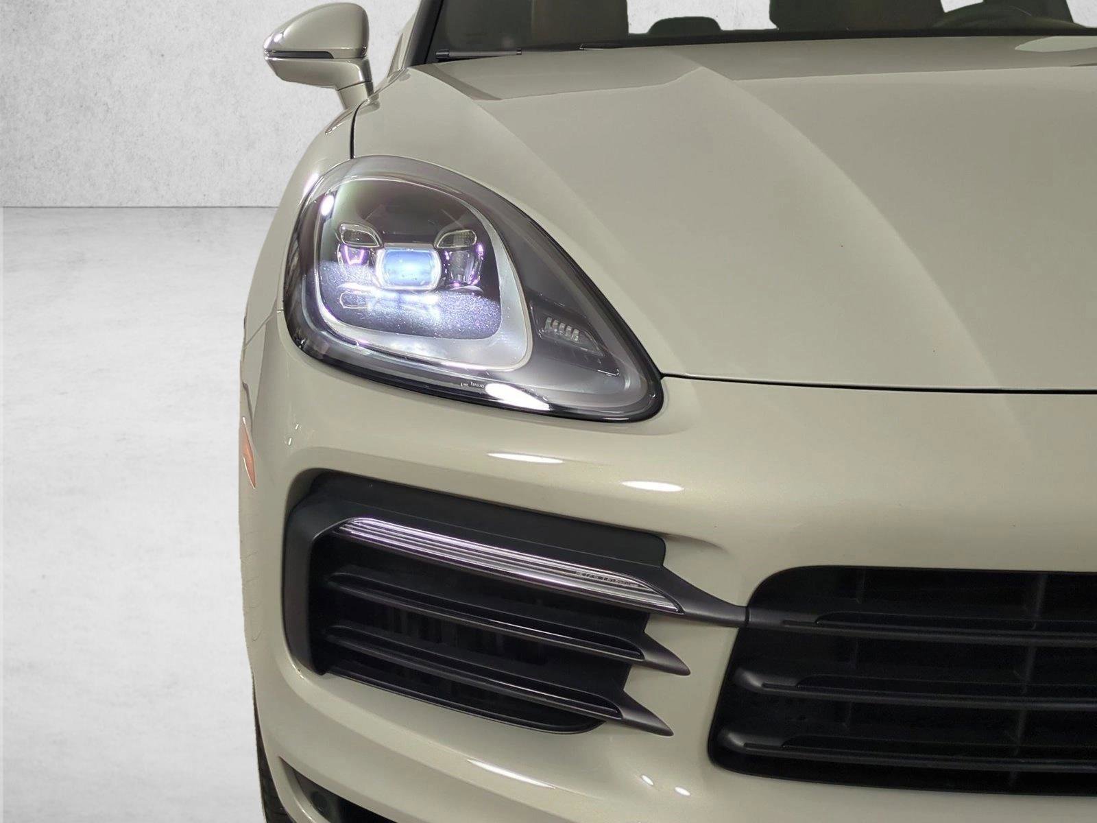 Certified 2022 Porsche Cayenne E-Hybrid Coupe AWD/4WD image 11