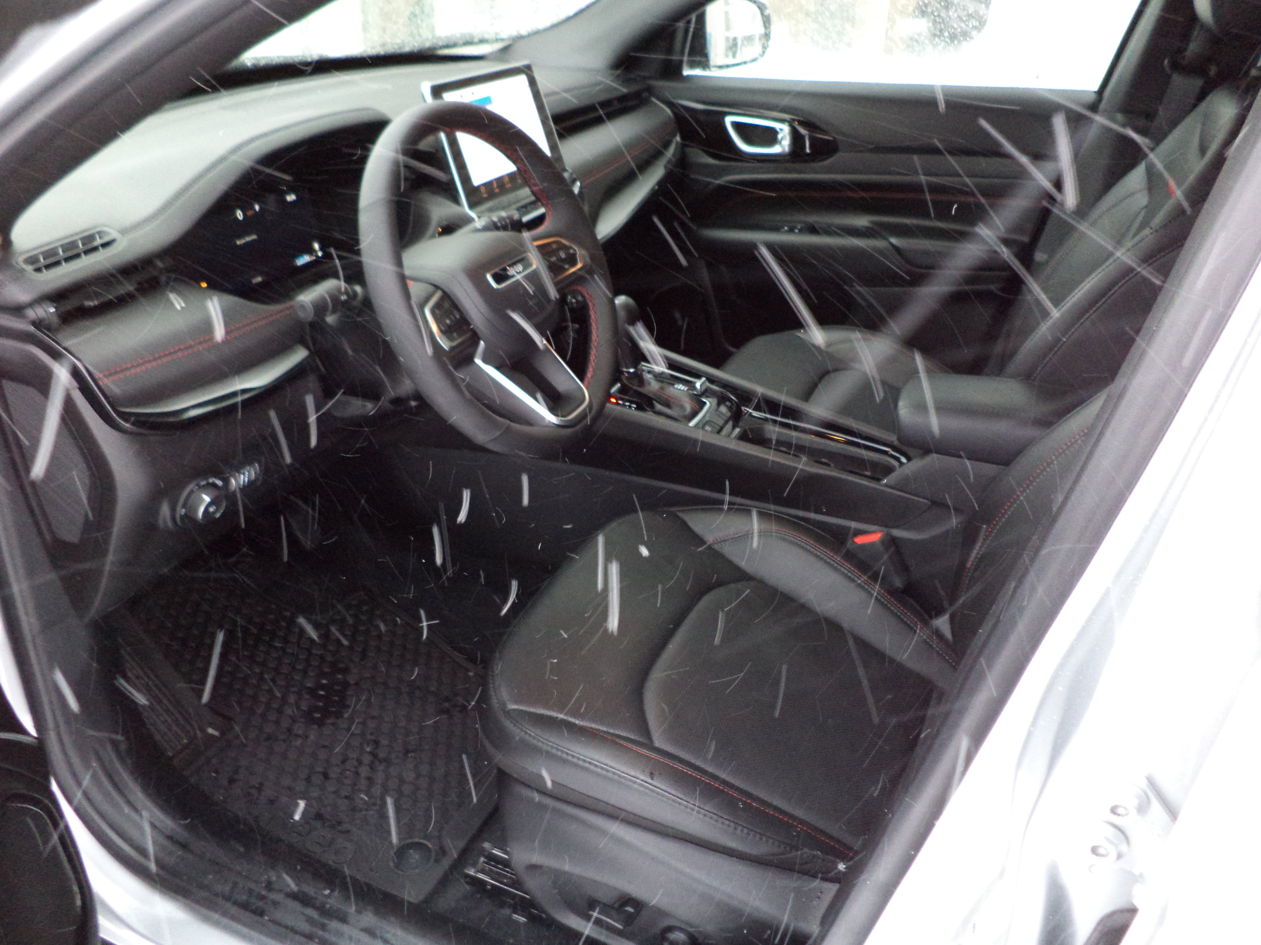 Used 2025 Jeep Compass Trailhawk w/ Trailhawk Elite Group image 2