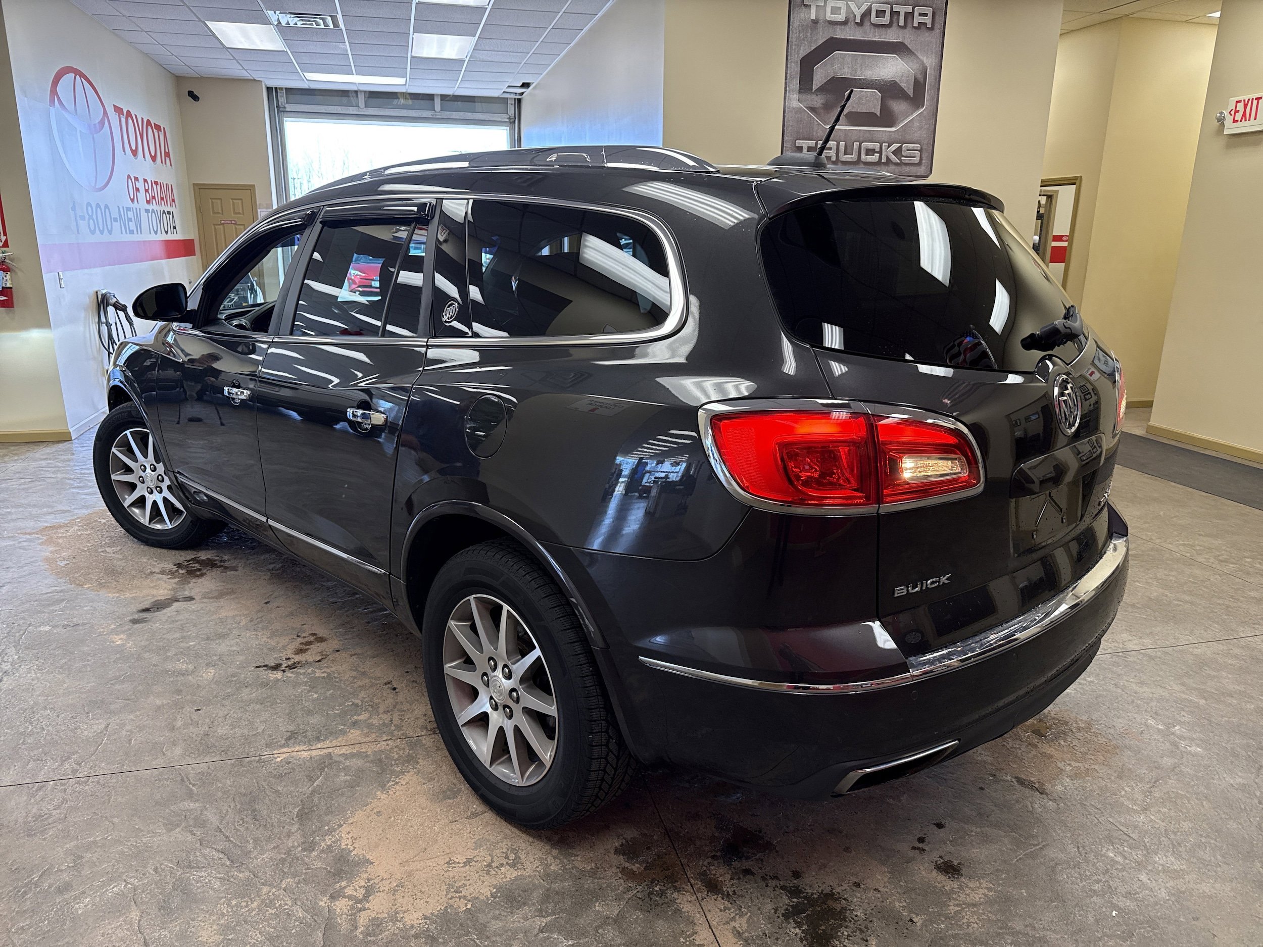 Used 2017 Buick Enclave Leather AWD/4WD image 7