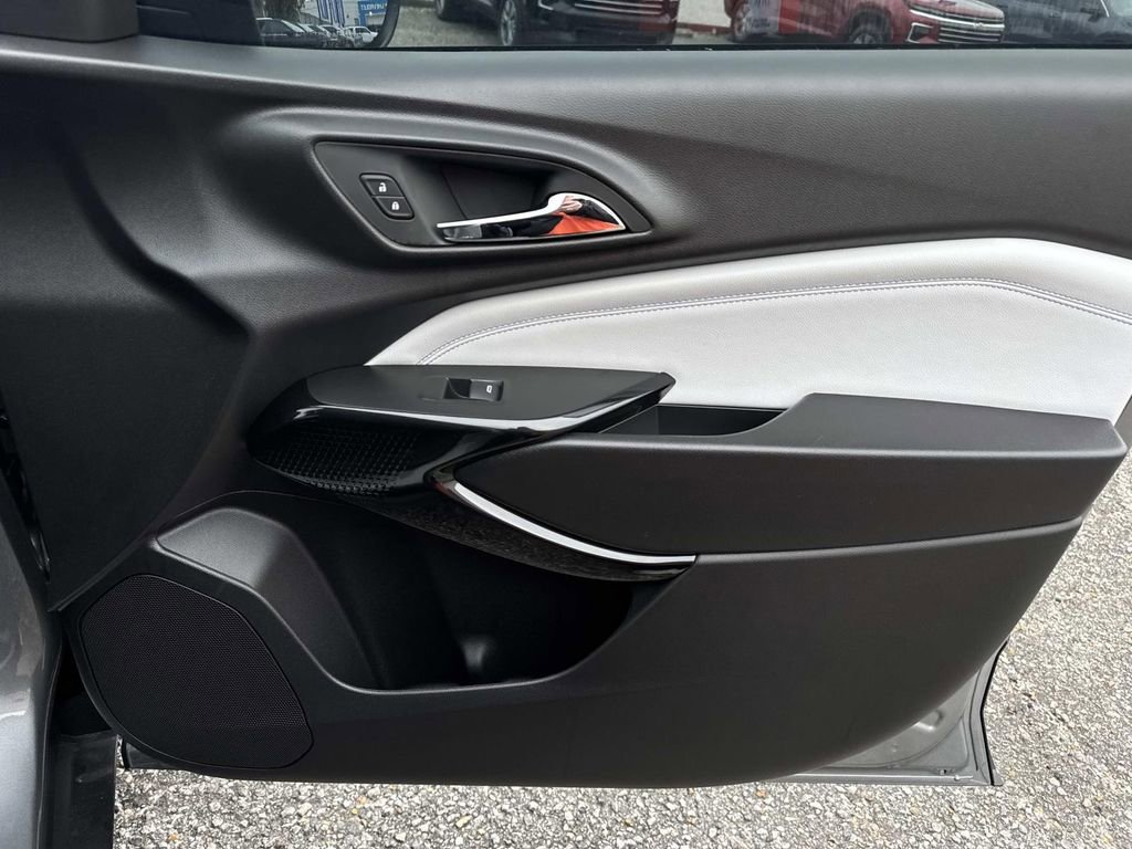 New 2026 Chevrolet Trax LT w/ Sunroof Package image 13