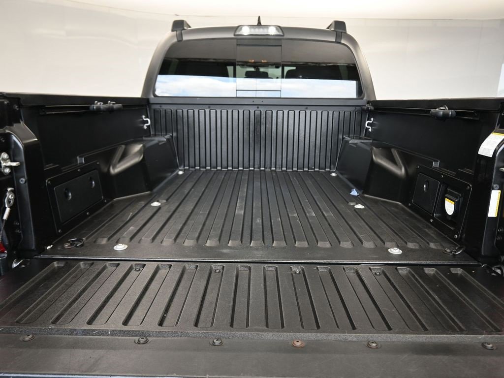 Used 2017 Toyota Tacoma TRD Off-Road image 48