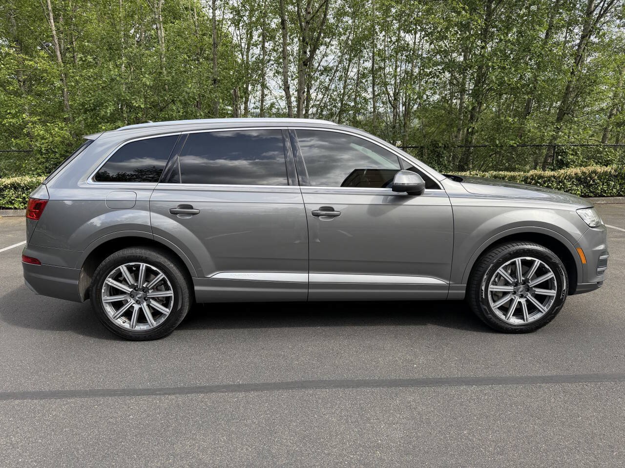 Used 2017 Audi Q7 3.0T Premium Plus w/ Premium Plus Package AWD/4WD image 4