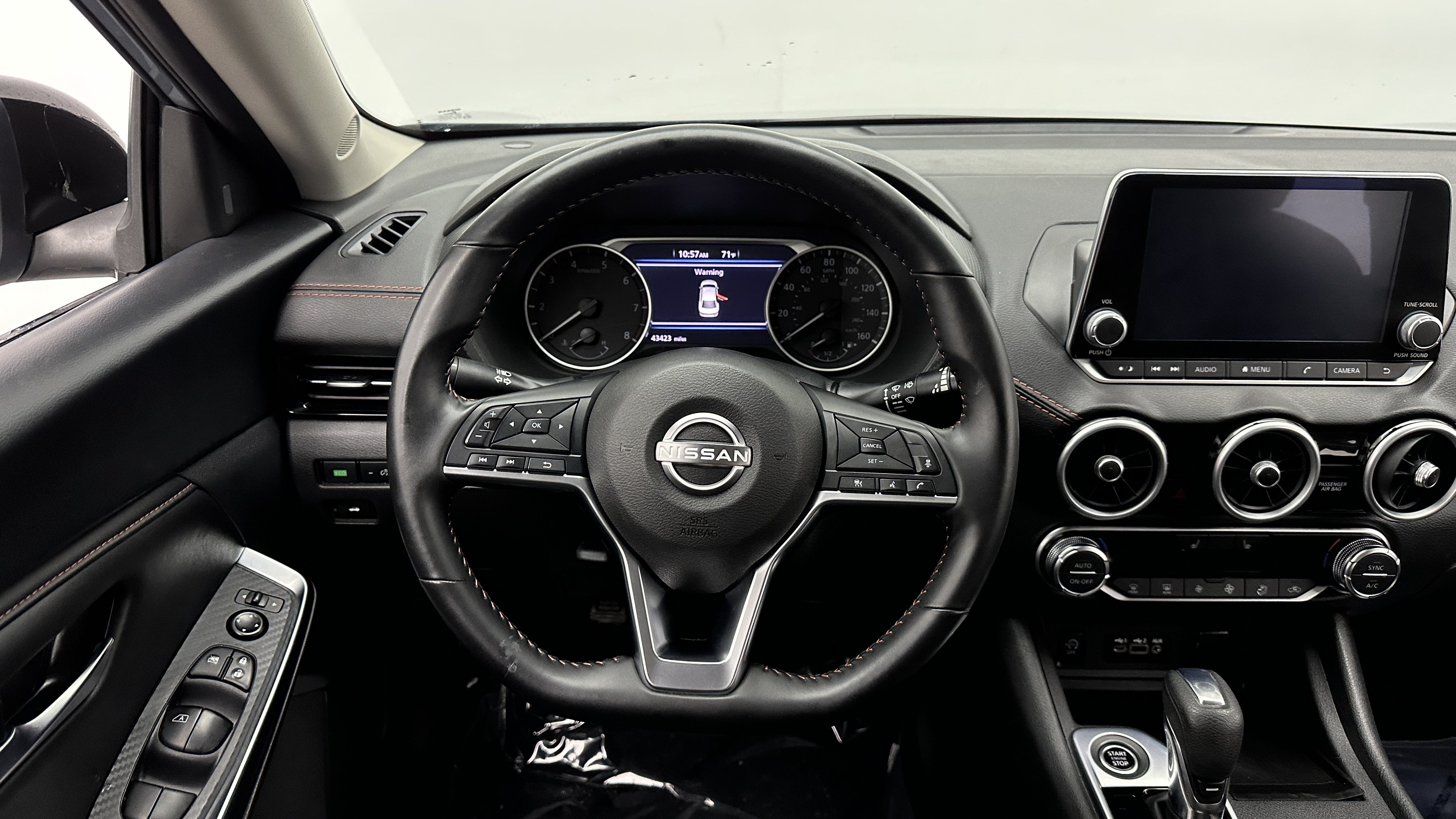 Used 2025 Nissan Sentra SR FWD image 30