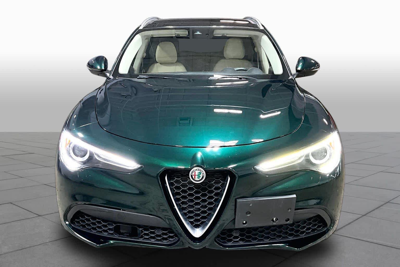 Used 2020 Alfa Romeo Stelvio Ti Lusso AWD/4WD image 4