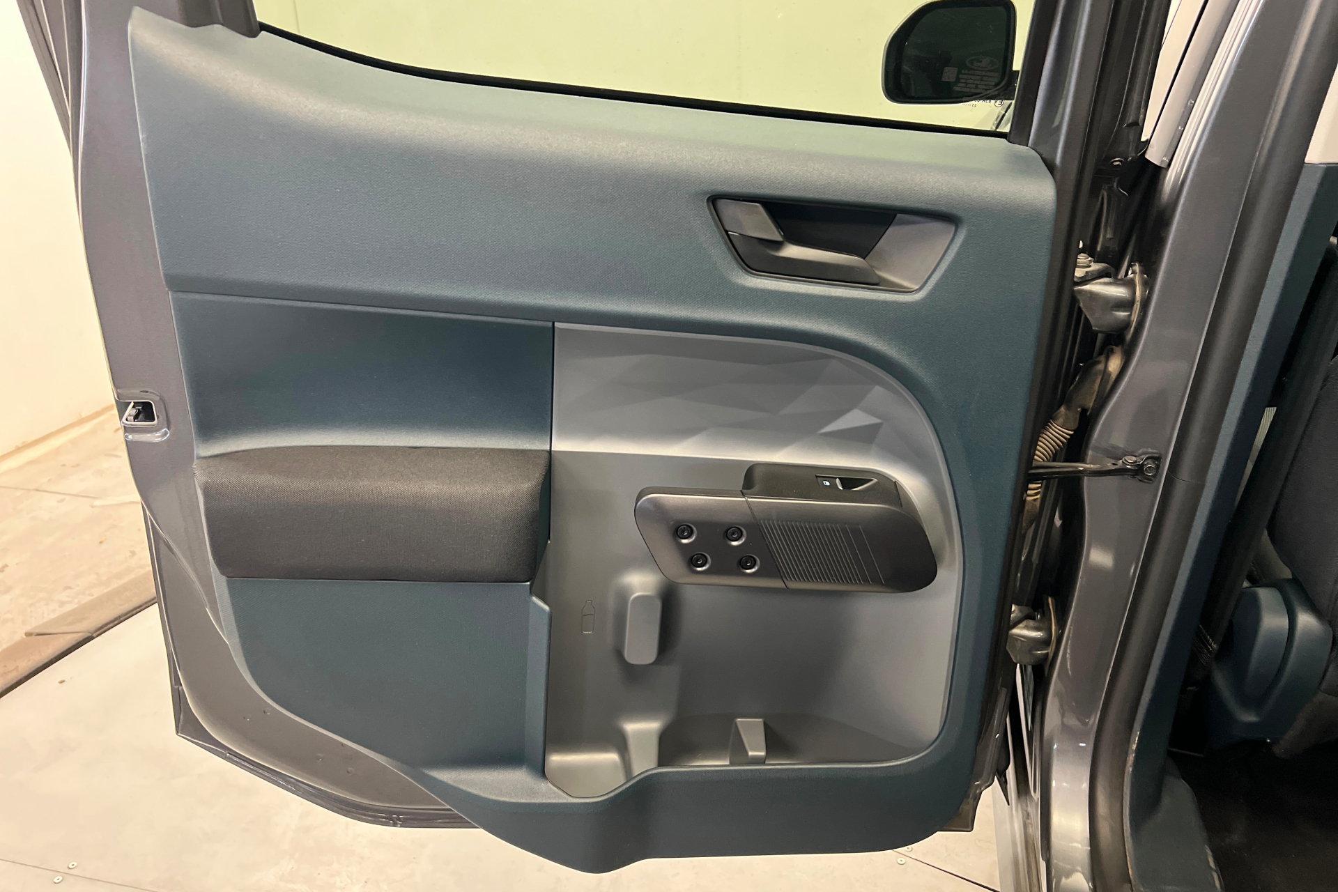 Used 2023 Ford Maverick XL FWD image 18