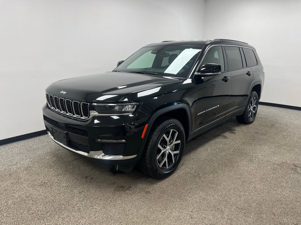 Used 2024 Jeep Grand Cherokee L Limited image 16