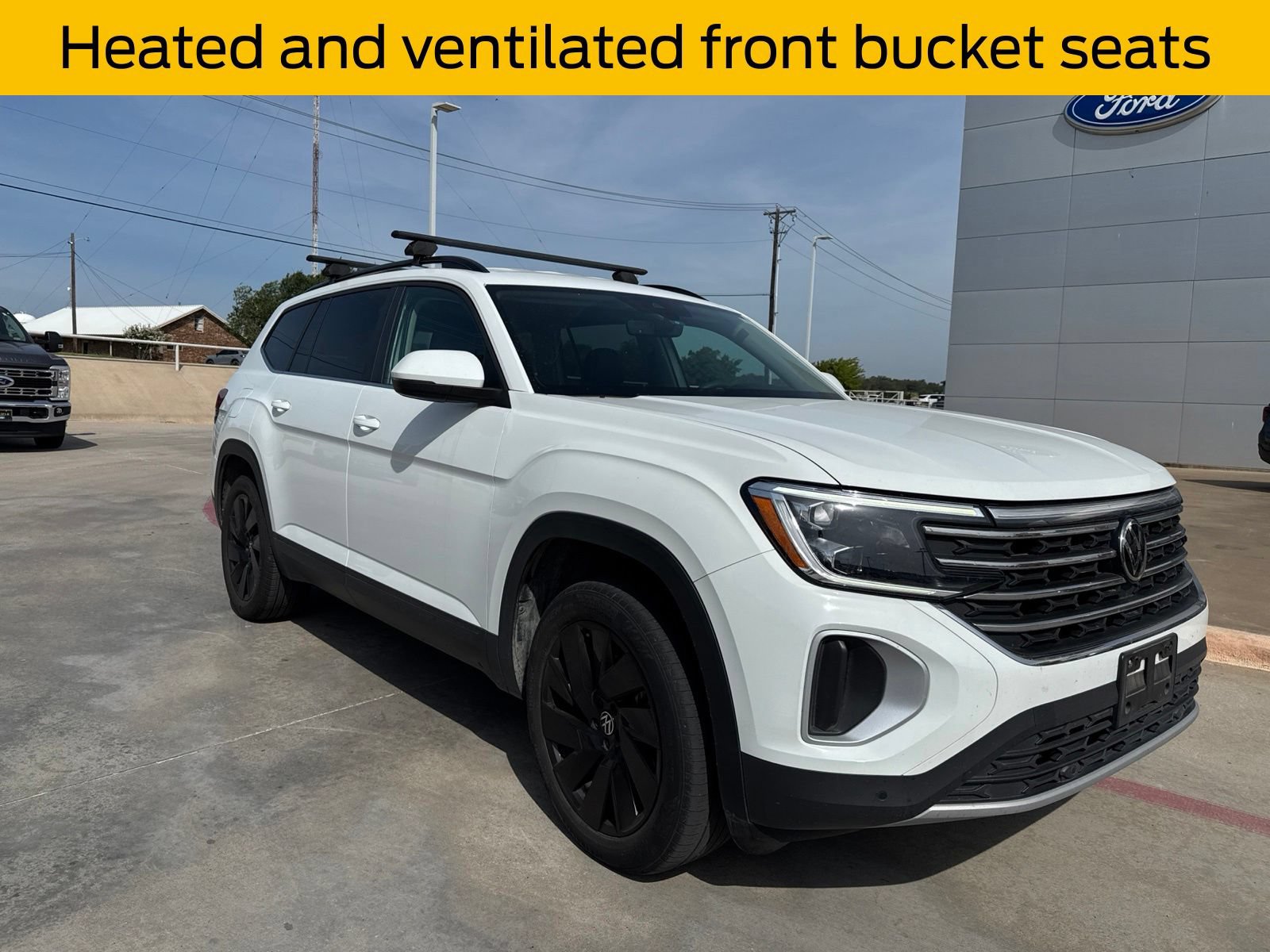Used 2024 Volkswagen Atlas SE FWD image 1
