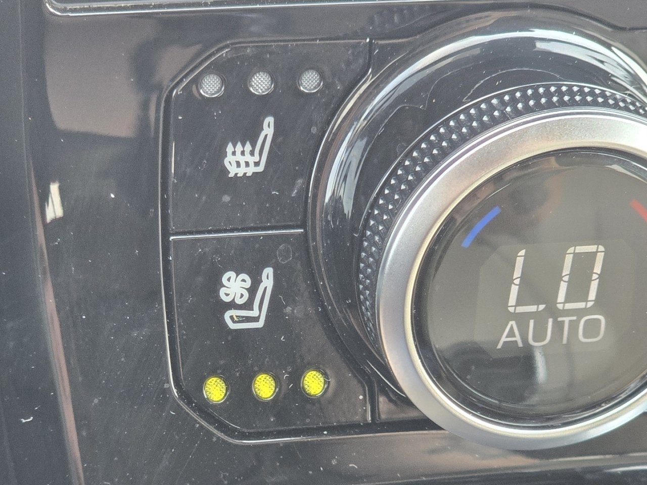 Certified 2024 Toyota Highlander Limited AWD/4WD image 8