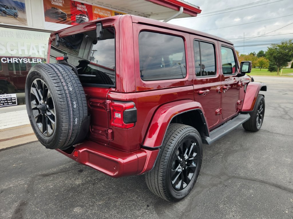 Used 2021 Jeep Wrangler Unlimited Sahara AWD/4WD image 3