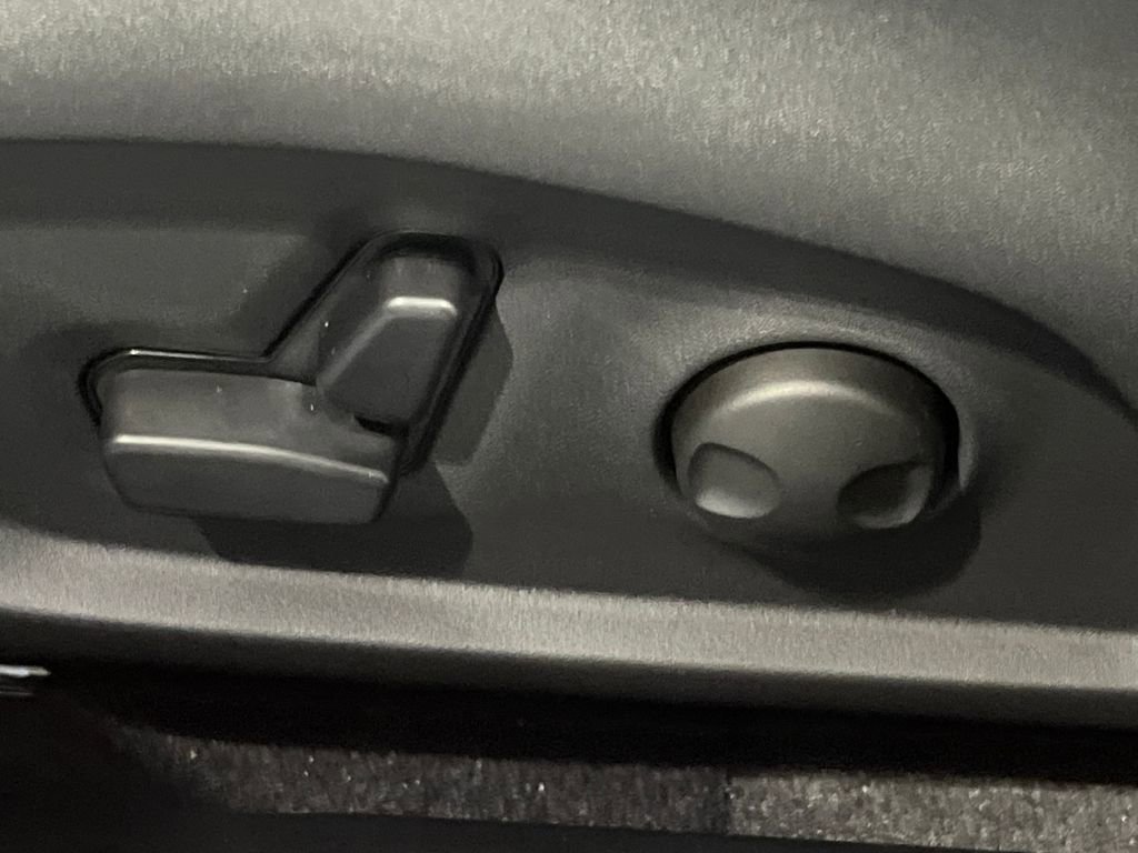 New 2026 Jeep Compass Limited image 28