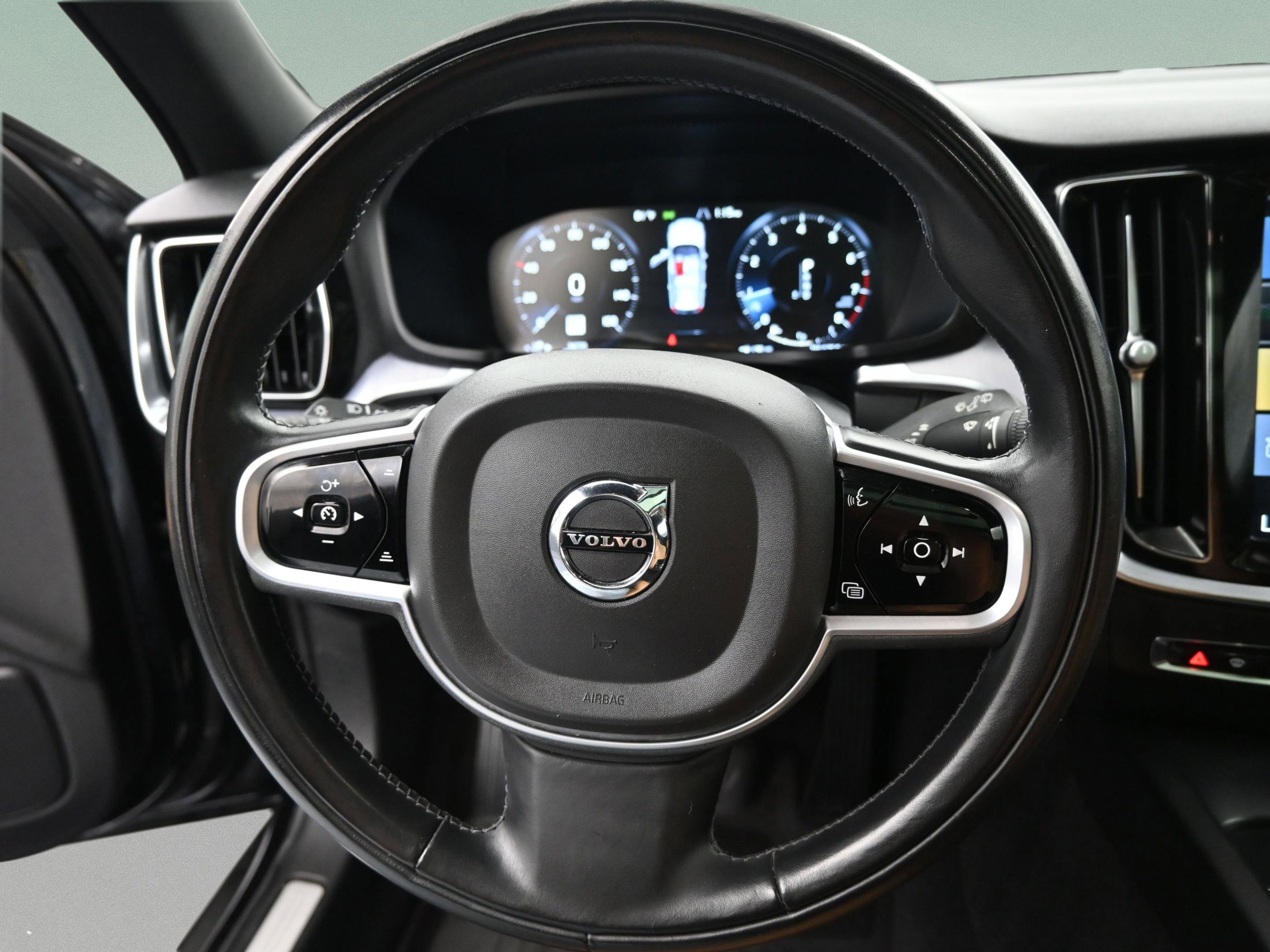 Used 2020 Volvo V60 T5 Cross Country w/ Protection Package image 40