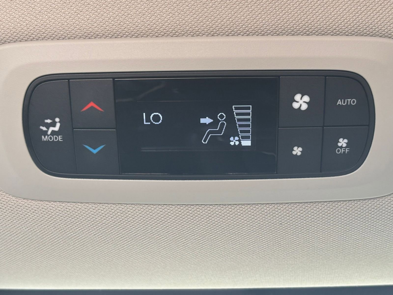 Used 2024 Chrysler Pacifica Touring-L image 24