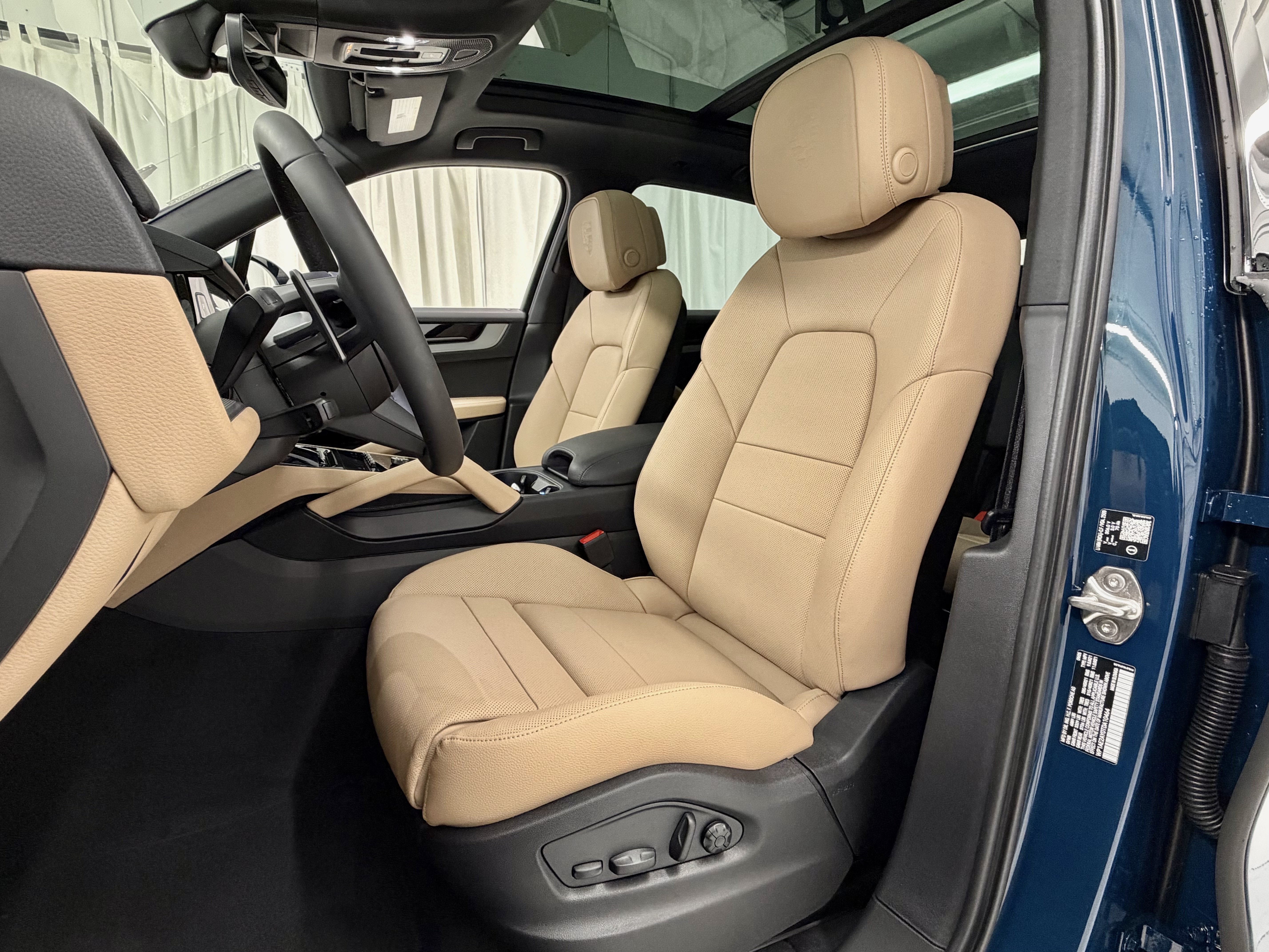 New 2026 Porsche Cayenne E-Hybrid AWD/4WD image 31