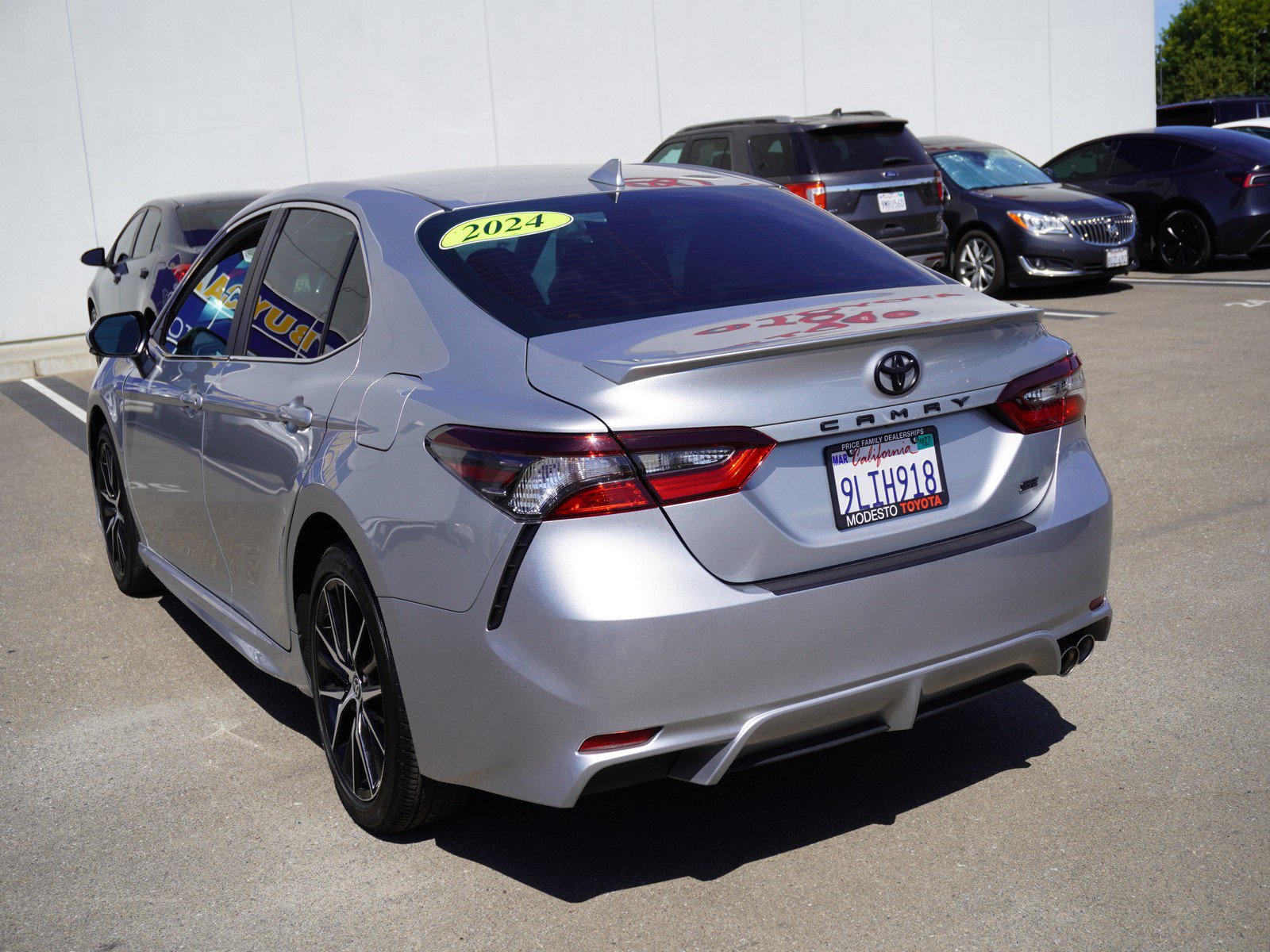 Used 2024 Toyota Camry SE FWD image 8