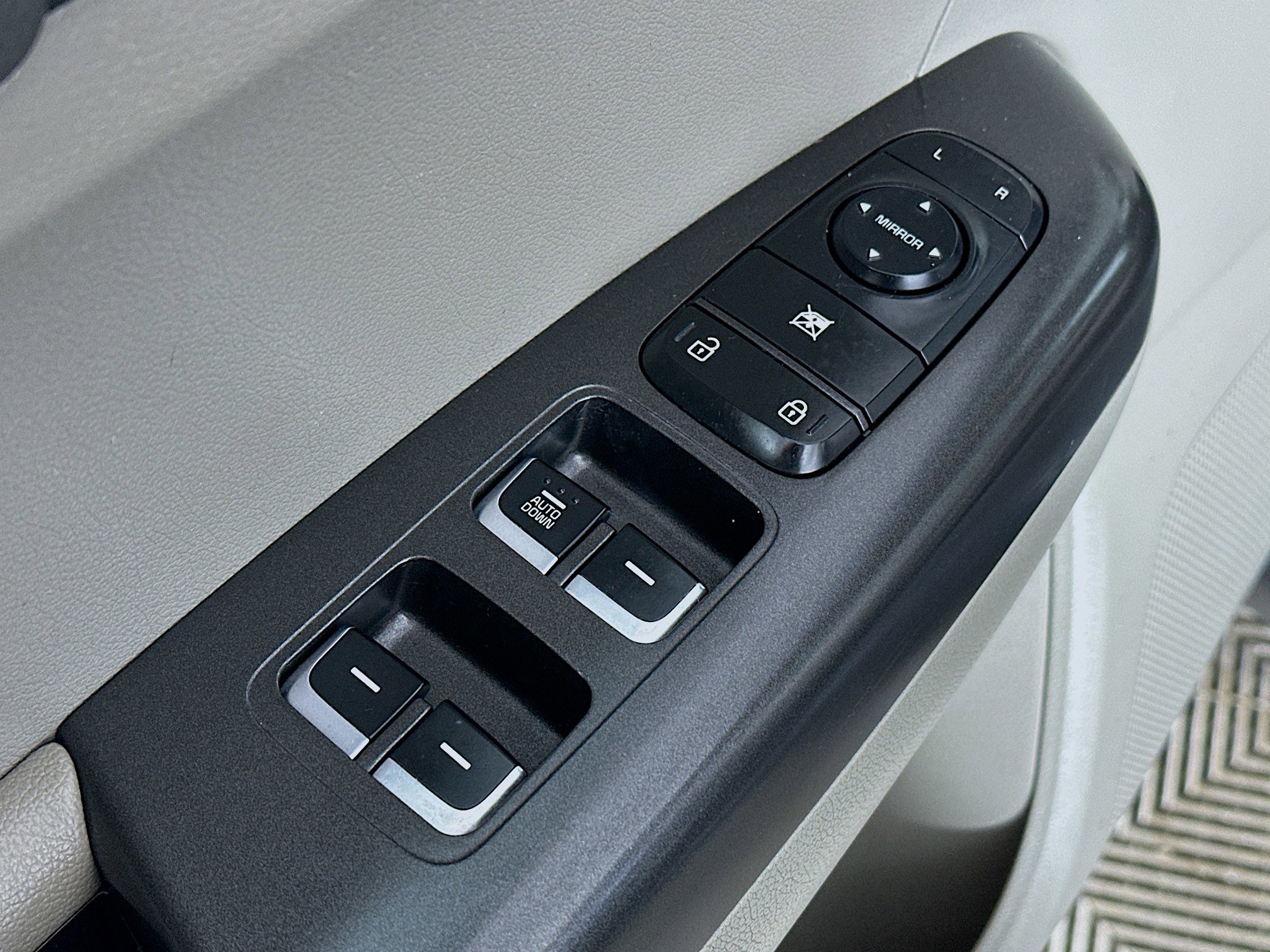 Used 2018 Kia Sportage LX image 17