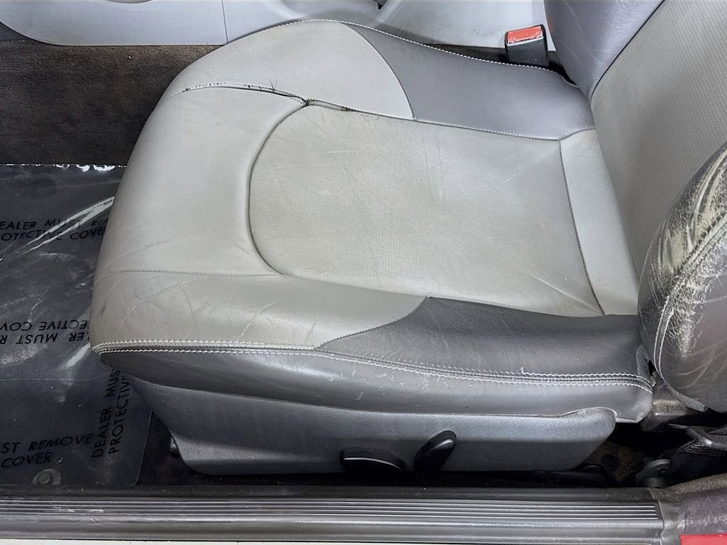 Used 2005 Chrysler Crossfire Limited image 17